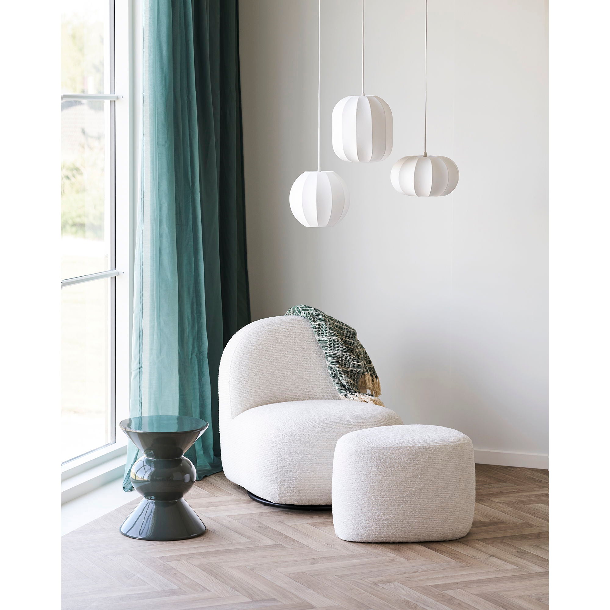 Milo Lounge Chair - Lounge Chair with Swivel Function, Off White HN1081