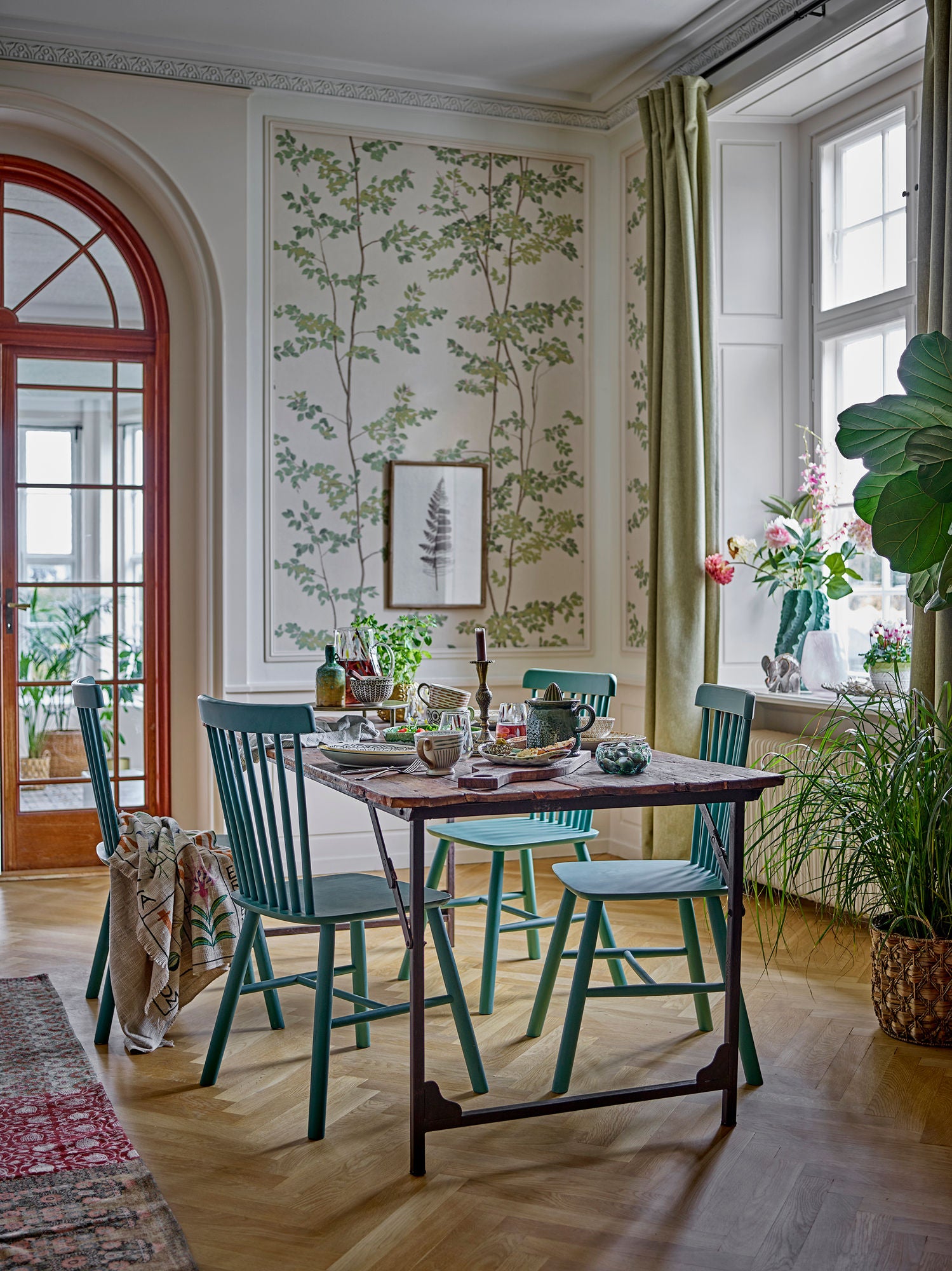 Kreativ samling korval illustrasjon med ramme, natur, furu