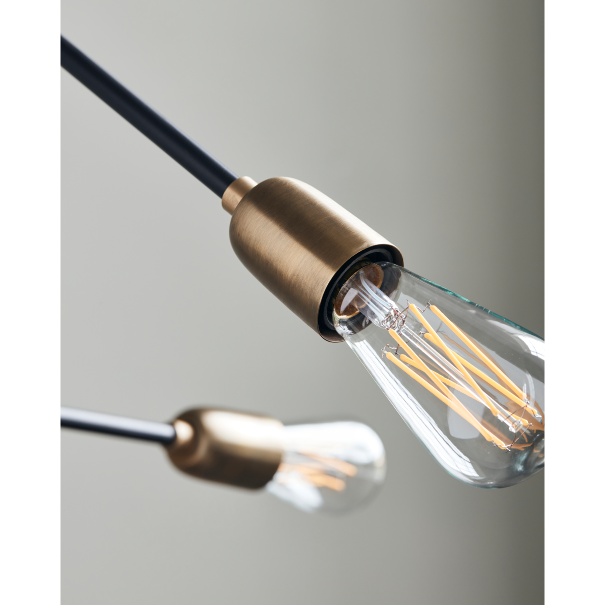 Lampe, hdmolekylær, svart; messing