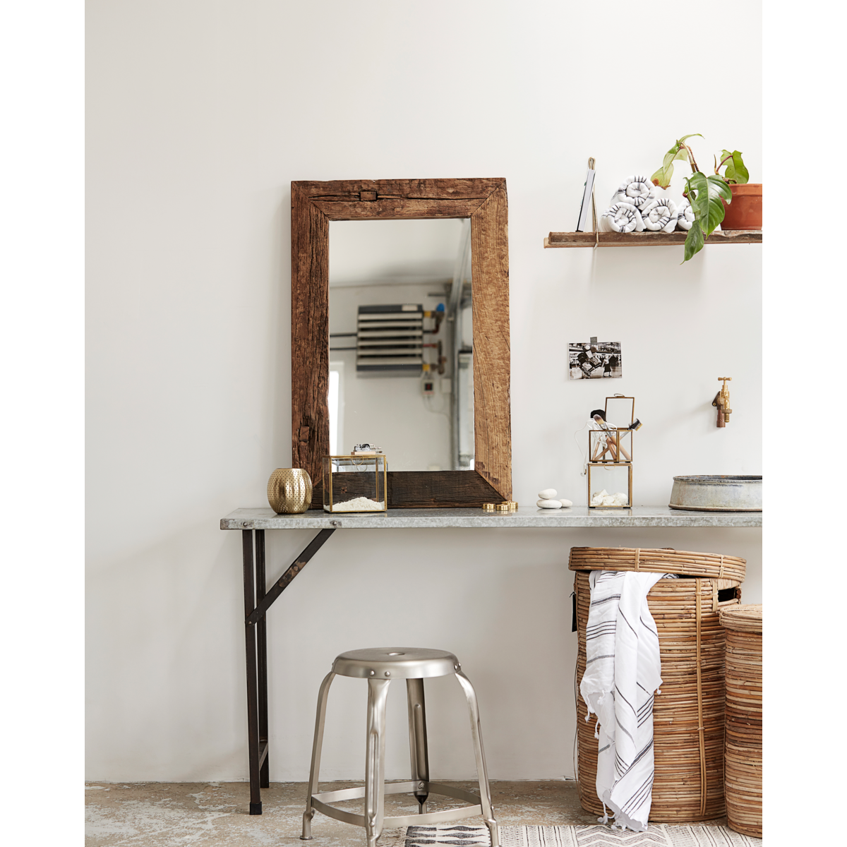 Hyllegutter, Hdapart, messing