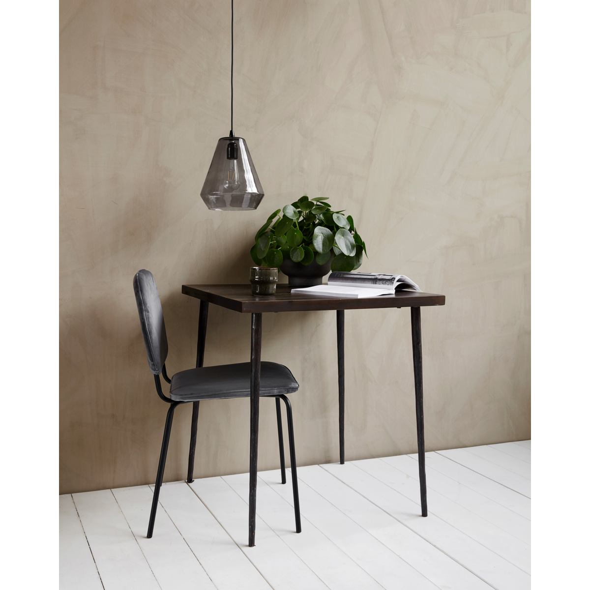 Tabell, HDSlated, Black Works