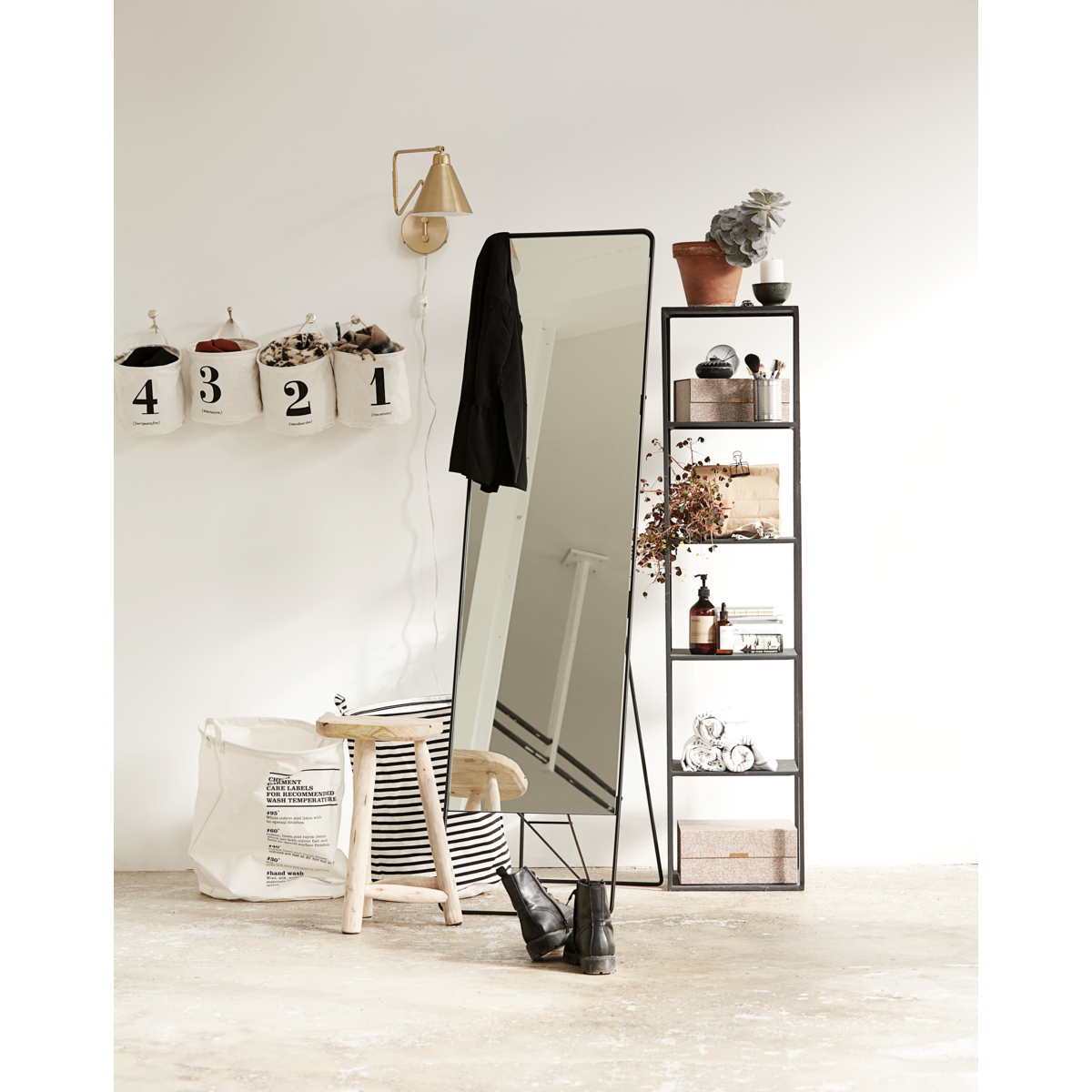 Vaskeri, hdstripes, svart H: 50 cm, dia: 40 cm