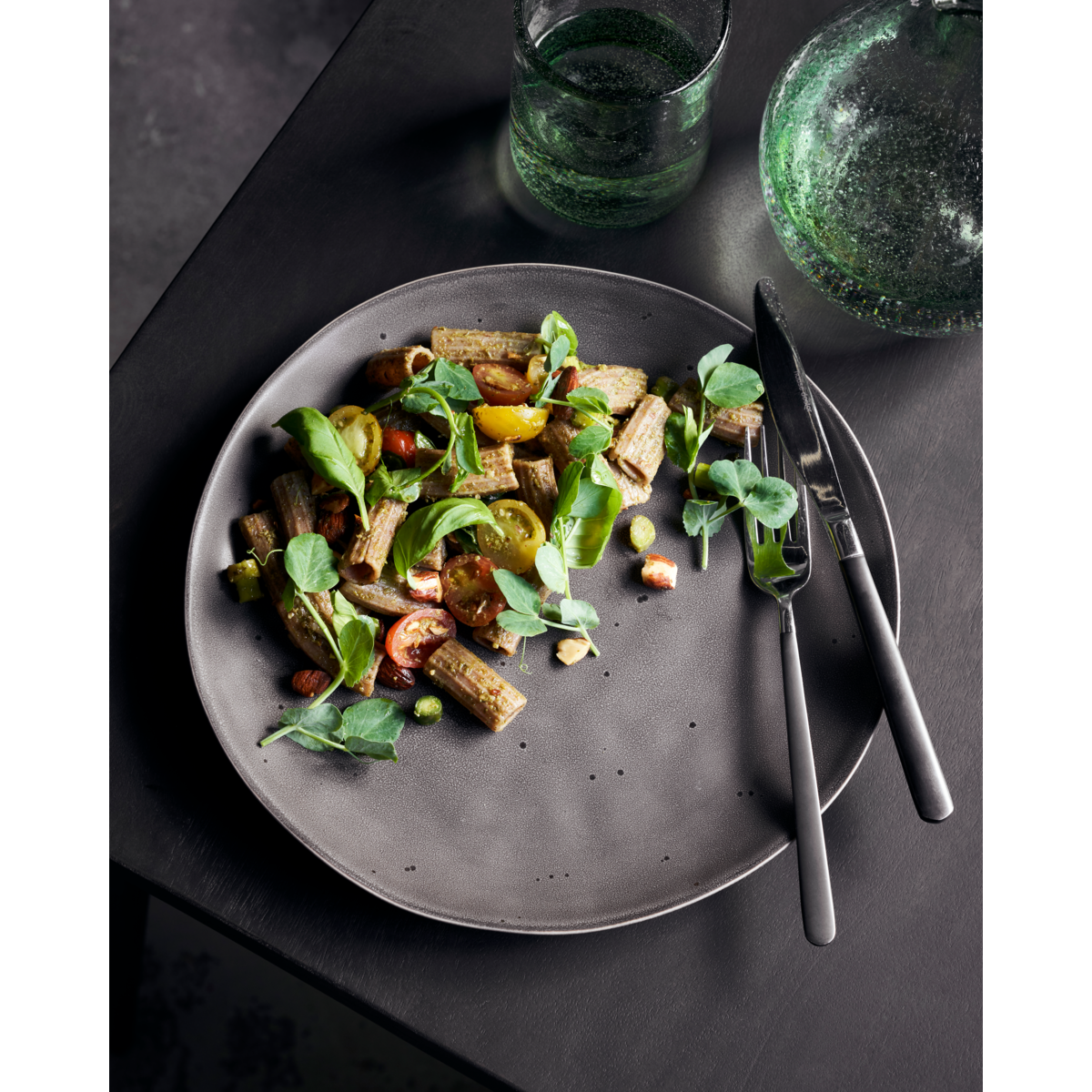 Middagsplate, hdrustic, mørk grå