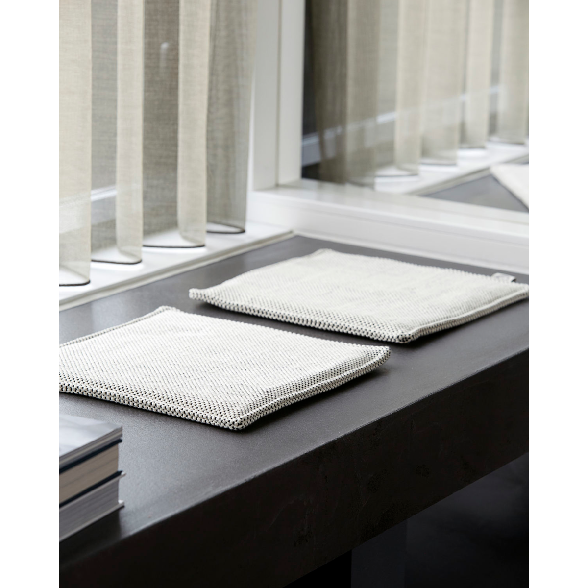 Sitteplasser, hdcuun, svart; hvit