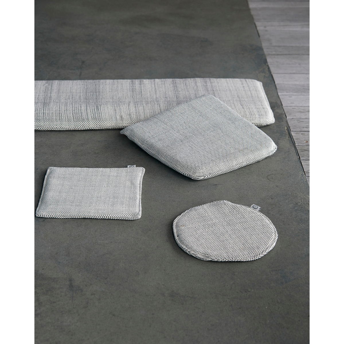 Sitteplasser, hdcuun, svart; hvit