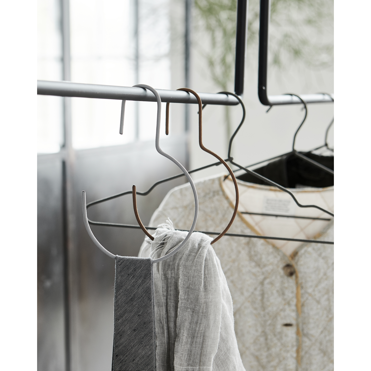 Huslege - Rund hjem, Hdwire, Light Grey