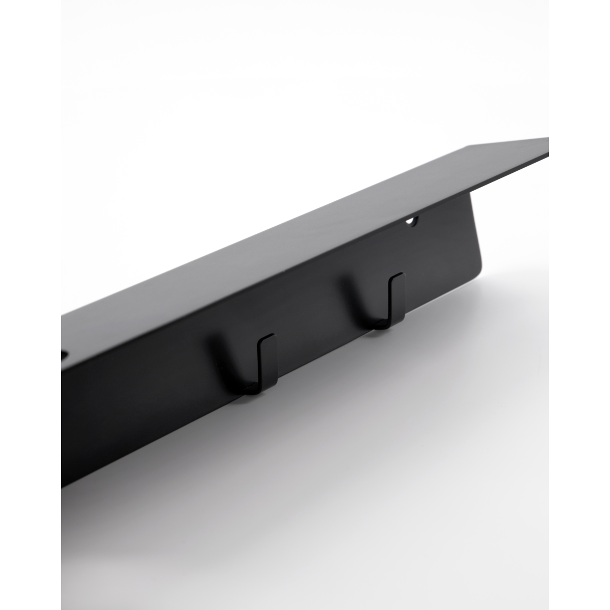 Flaskesuspensjon med kroker, børstet svart finish