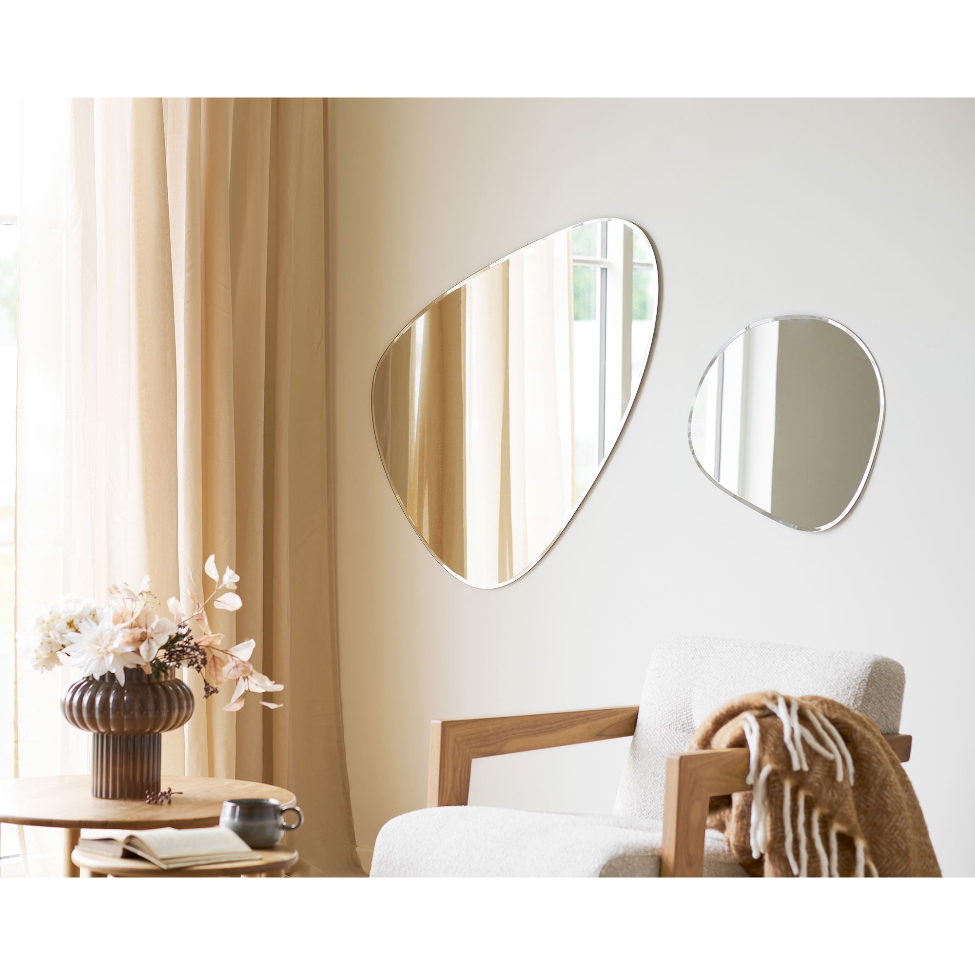 Devonport Wall Mirror - Wall Mirror, Organic Form, Facetslebe 50x50 cm