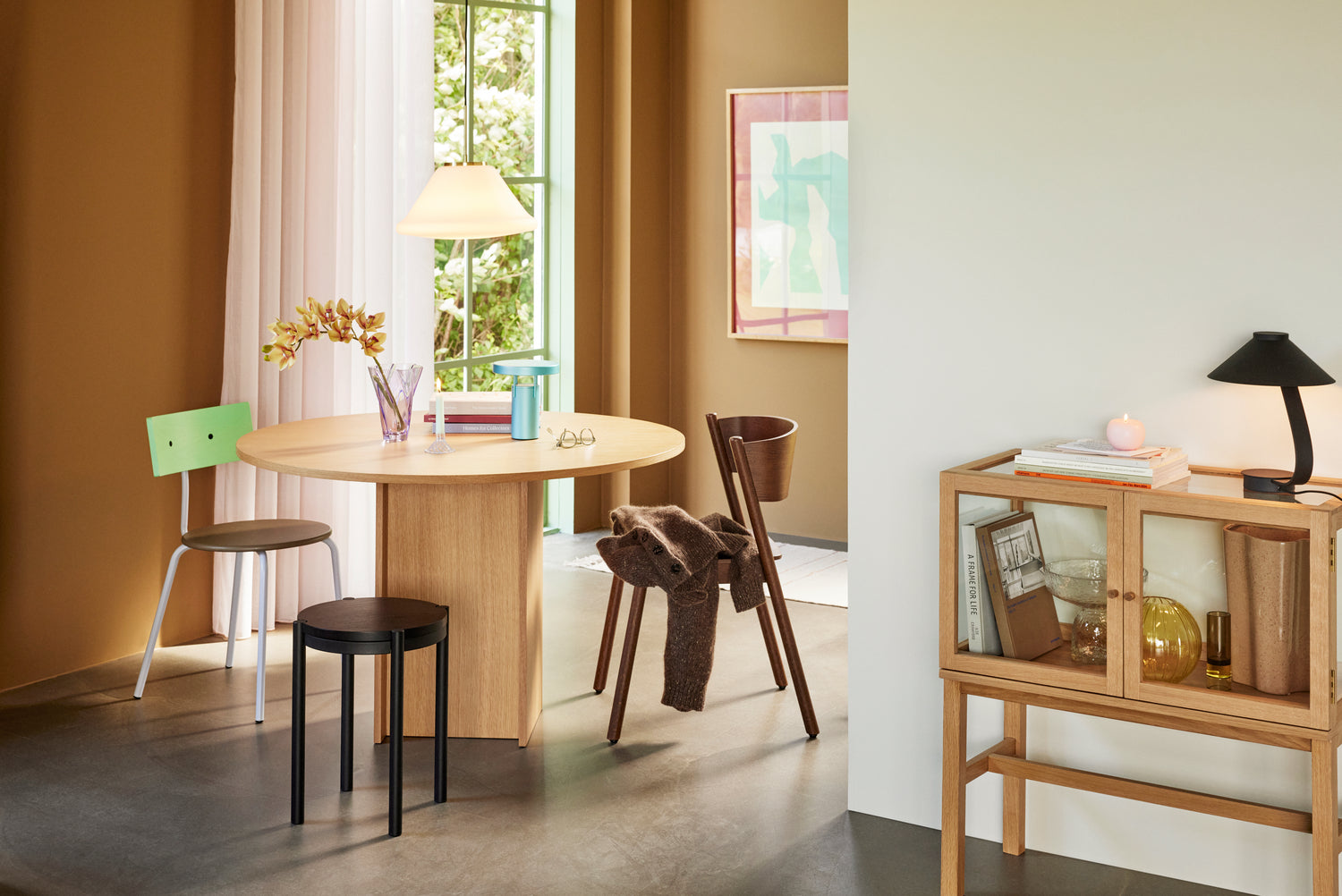 Skrå spisestuestol Brun - 55x51xh80cm