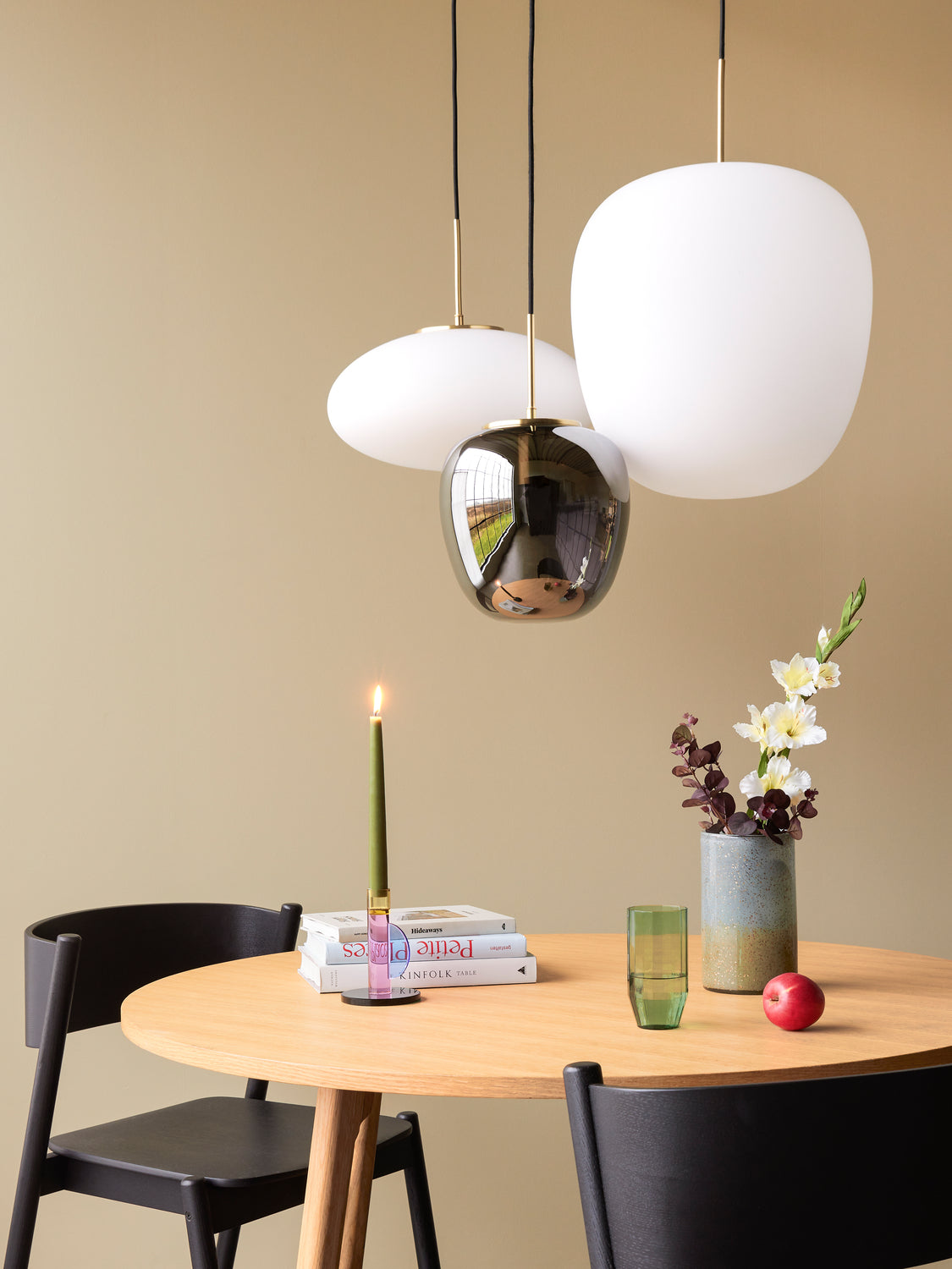 Skrå spisestuestol Sort - 55x51xh80cm