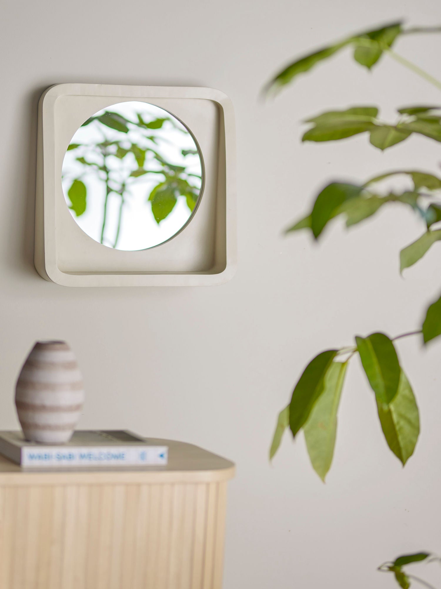 Bloomingville Phoebe Mirror m/hylle, natur, polyresin