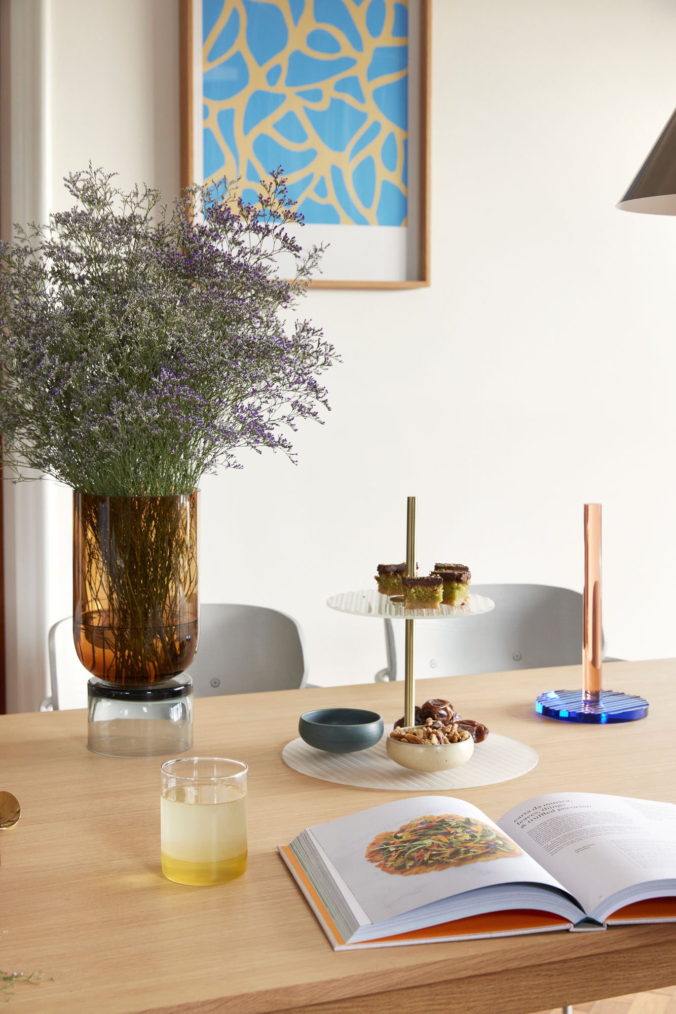 Hübsch kiosk kjøkkenrekkholder blå/rosa