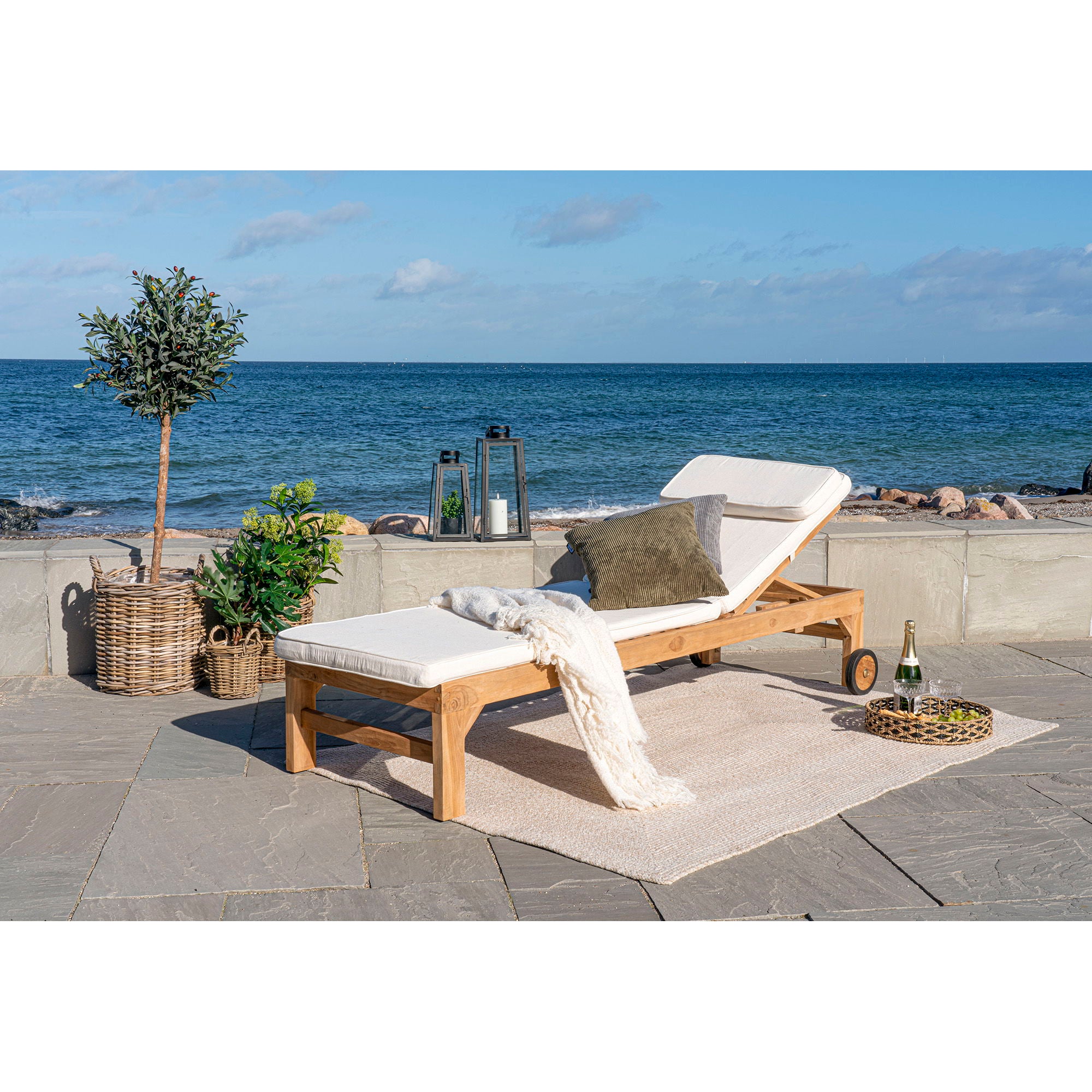 Andorra Solar Trolley With Solar Trolley Cushion - Solar Trolley with Solar Trolley Pute, Teak/Cotton, Nature/White