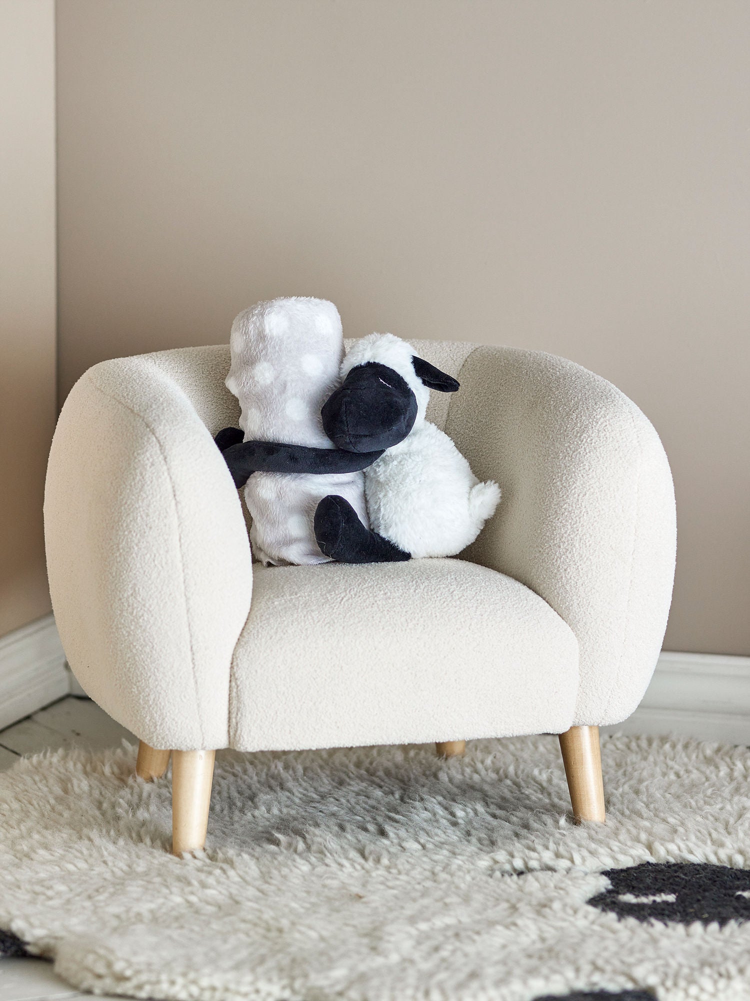 Bloomingville mini dolly bamse med teppe, hvit, polyester