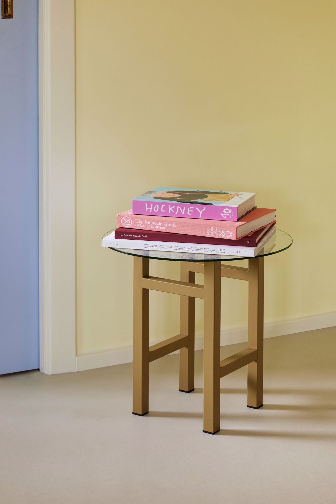 Hübsch Elevate sidebord olivengrønn