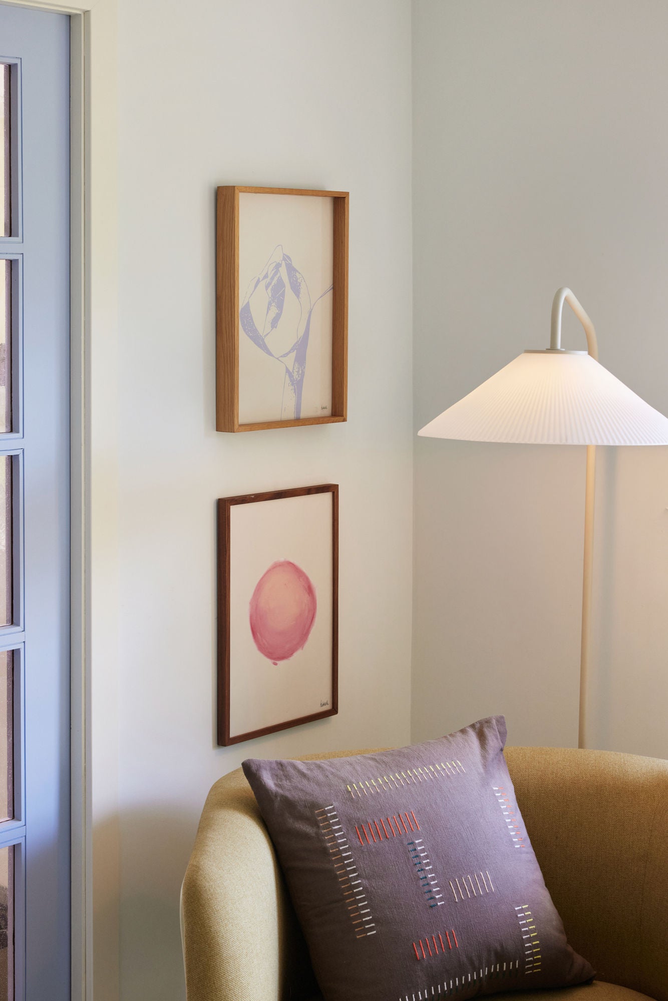 Hübsch solid gulvlampesand