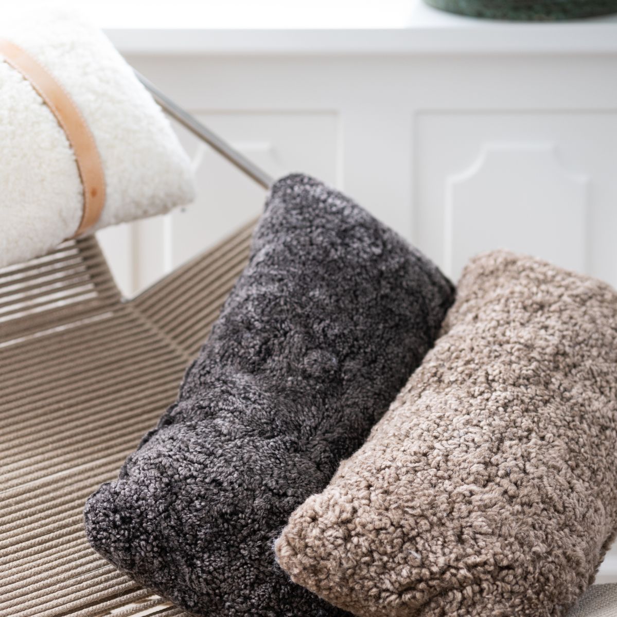 Lammeskinnspute | Korthåret | New Zealand | Dobbeltsidig | 30x60 cm