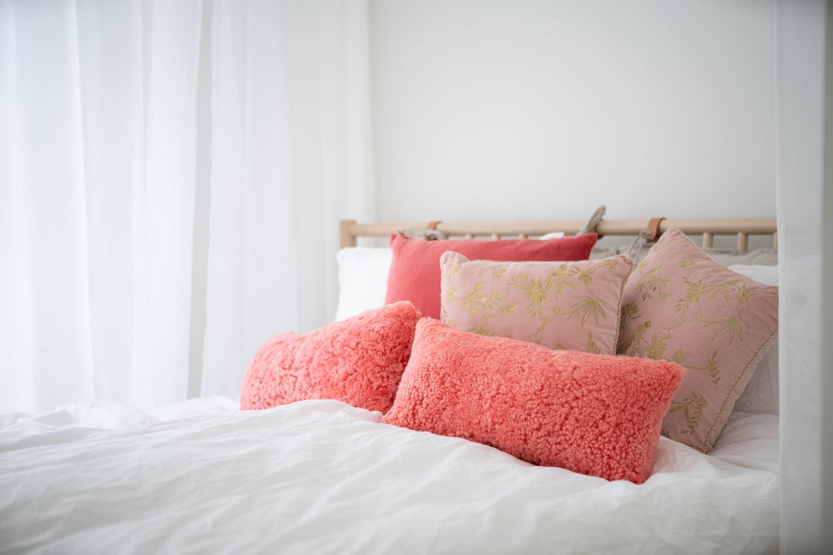 Lammeskinnspute | Korthåret | New Zealand | Dobbeltsidig | 30x60 cm