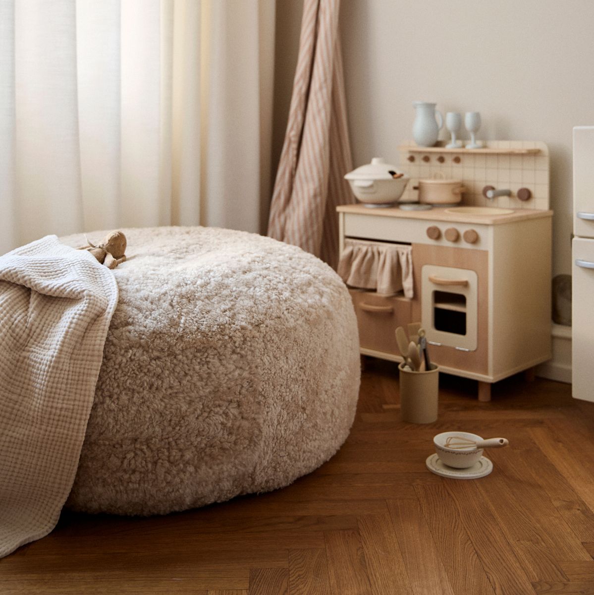 Rund bønneposestol | Korthåret | New Zealand | 73x74 cm og 92x93 cm