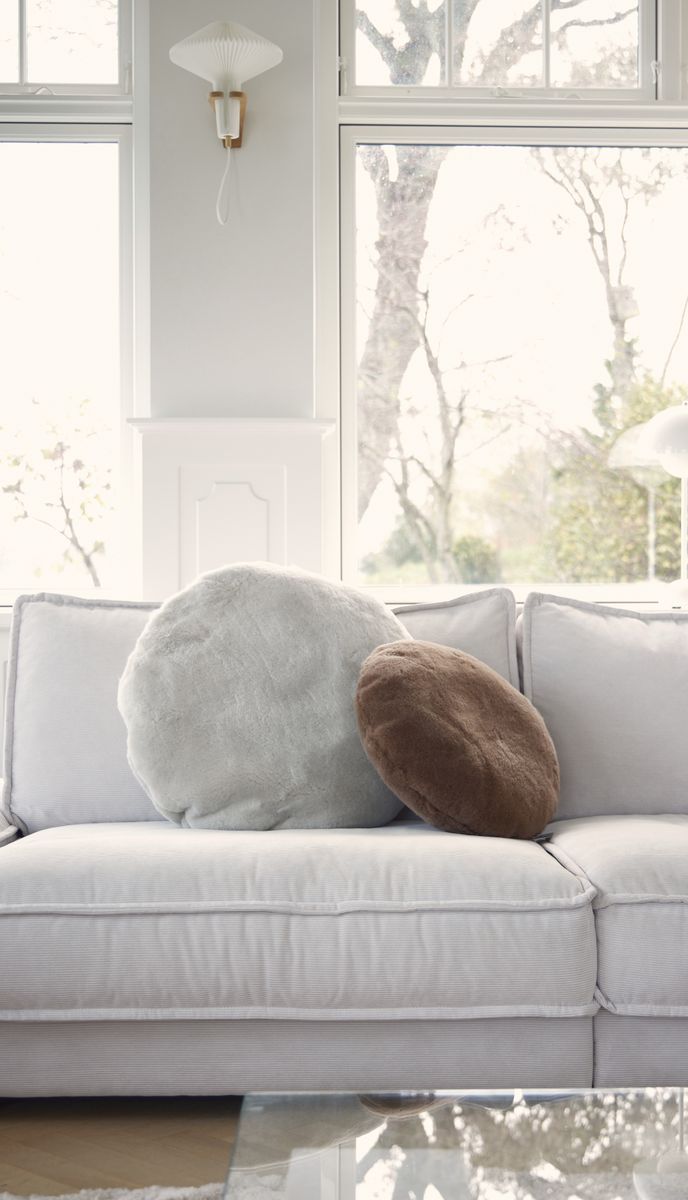 Lammeskinnspute | Fløyel | Mokkasin | Dobbeltsidig | Ø45 cm & Ø62 cm