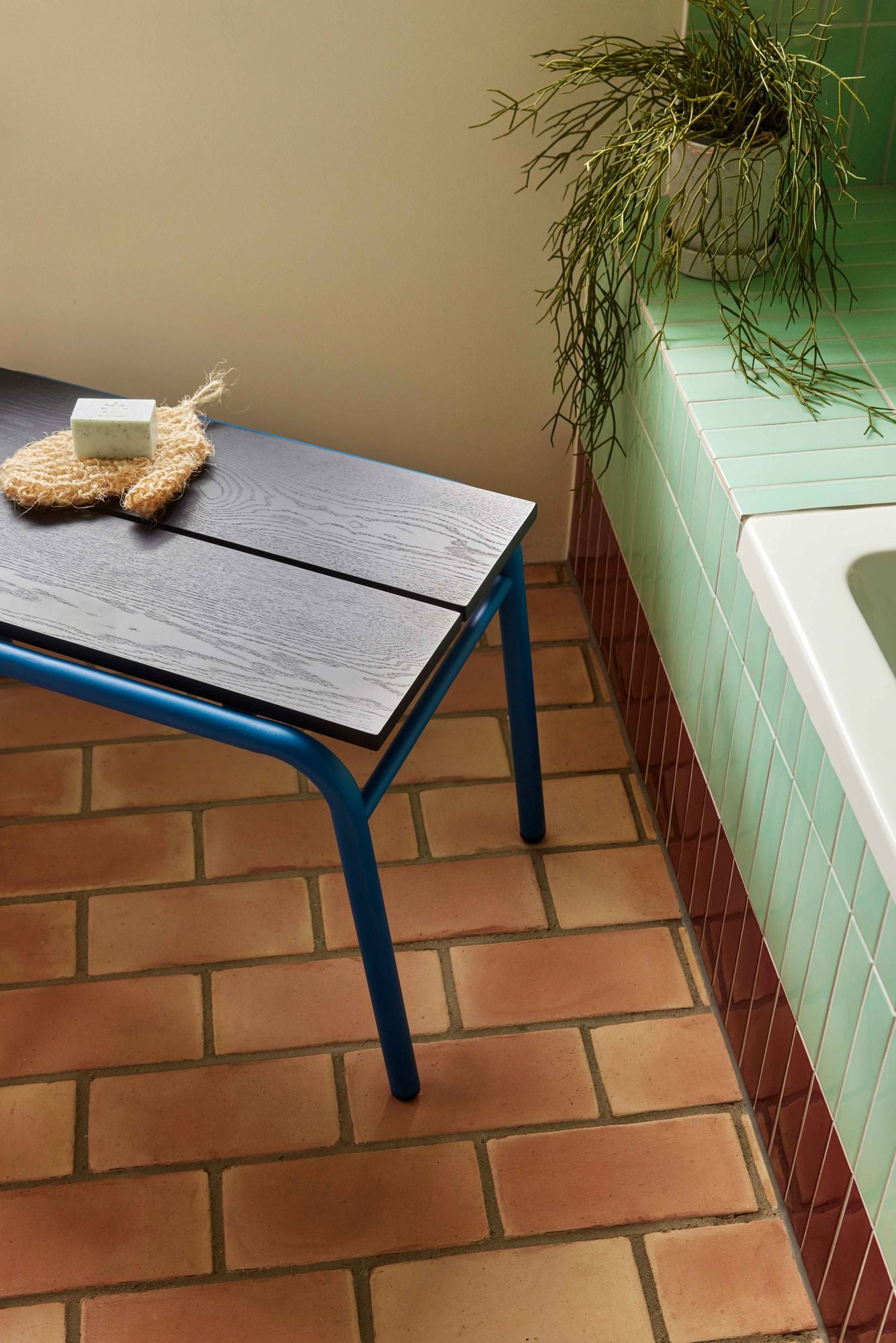 Hübsch Koi Bench Blue/Dark Blue