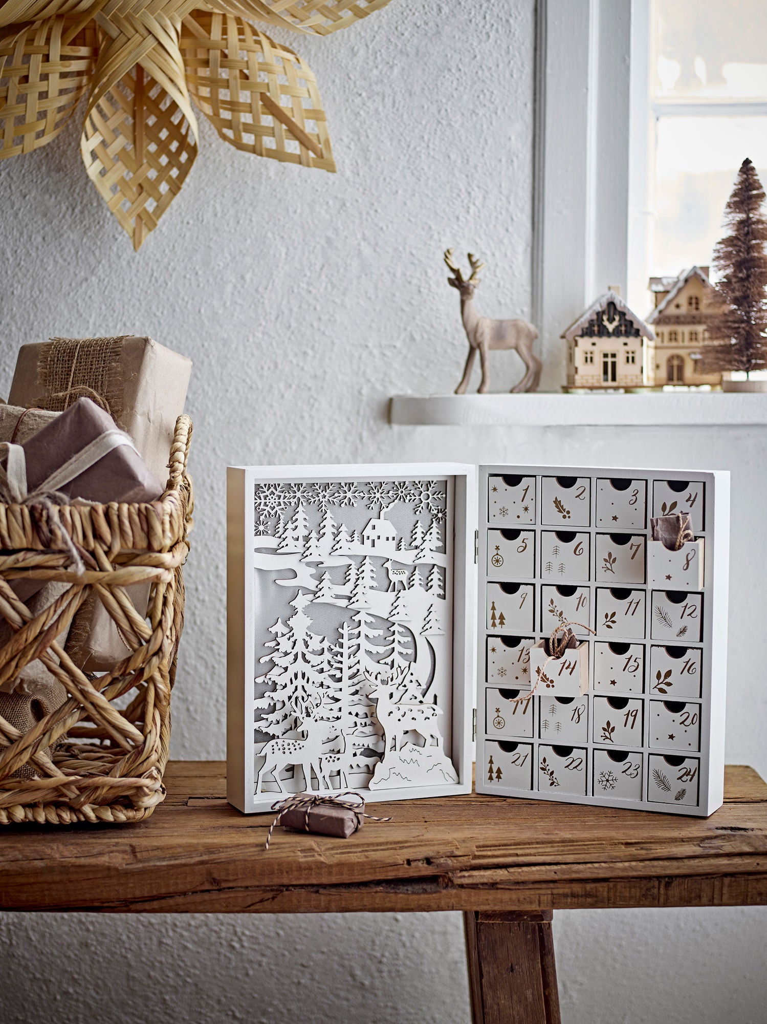 Bloomingville elimarkalender m/lys, hvit, kryssfiner