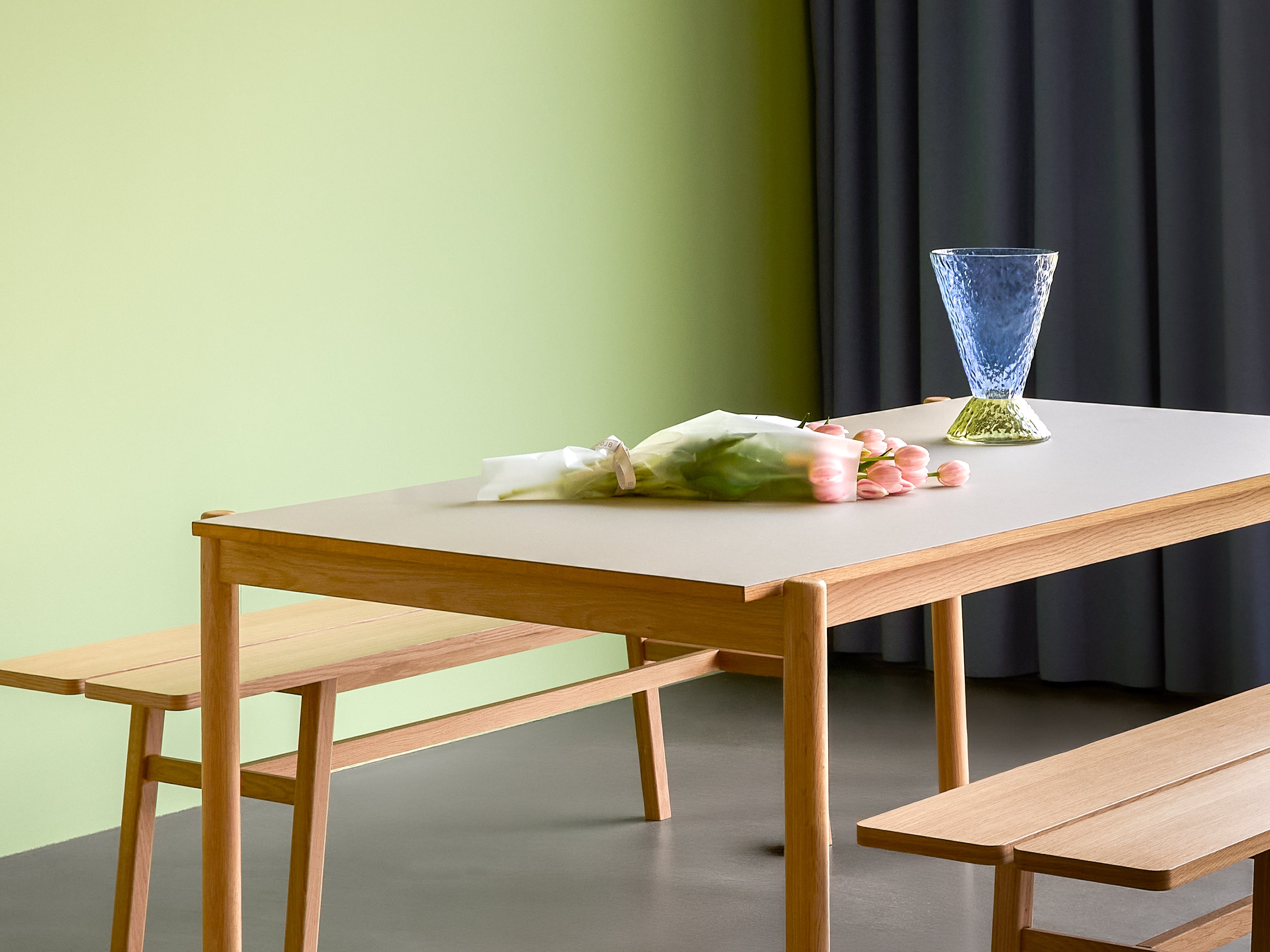 Skrå spisebord rektangulært grått - 190x107xh75cm