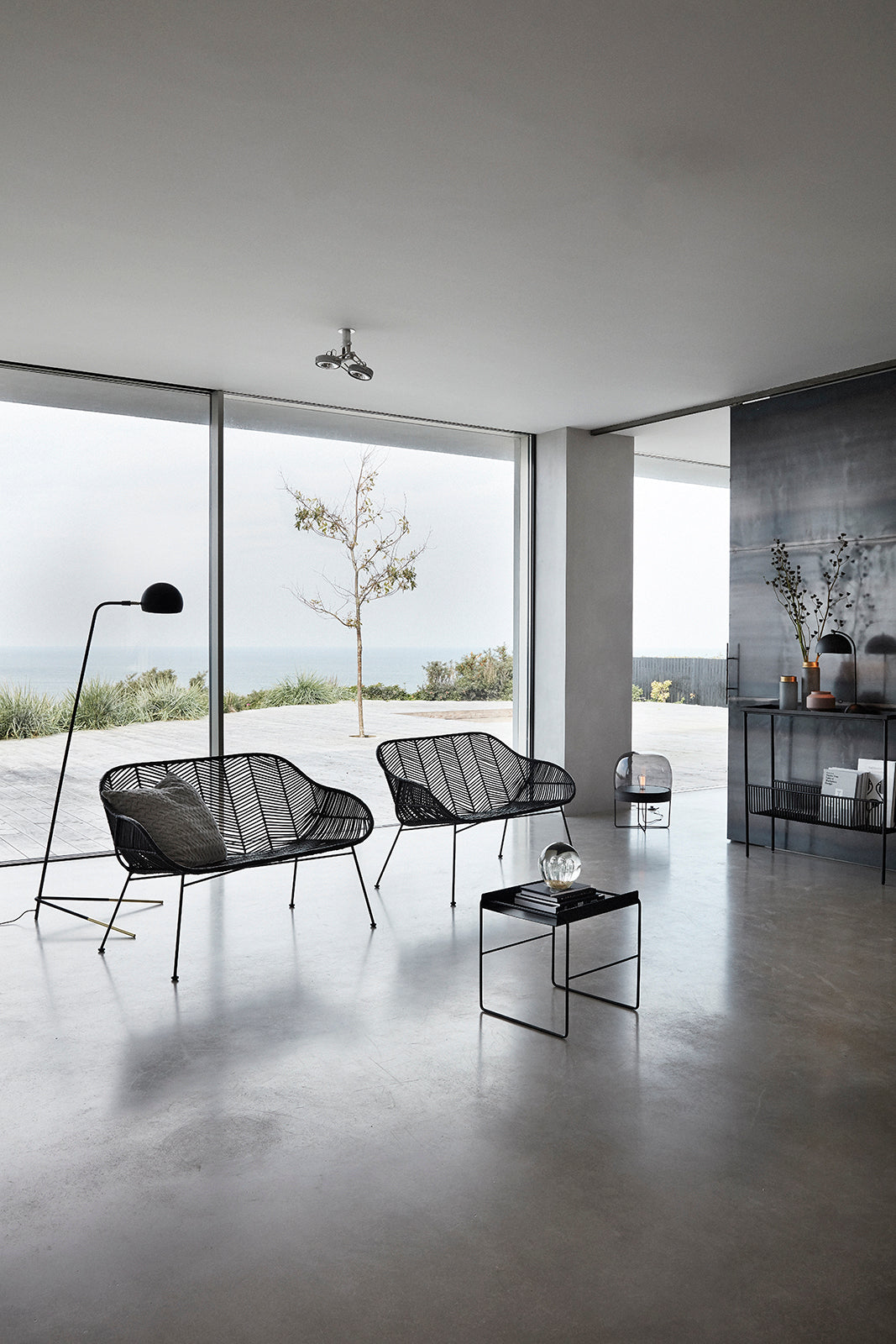 Form Table Lamp Black - Ø23XH48cm, E14/25W