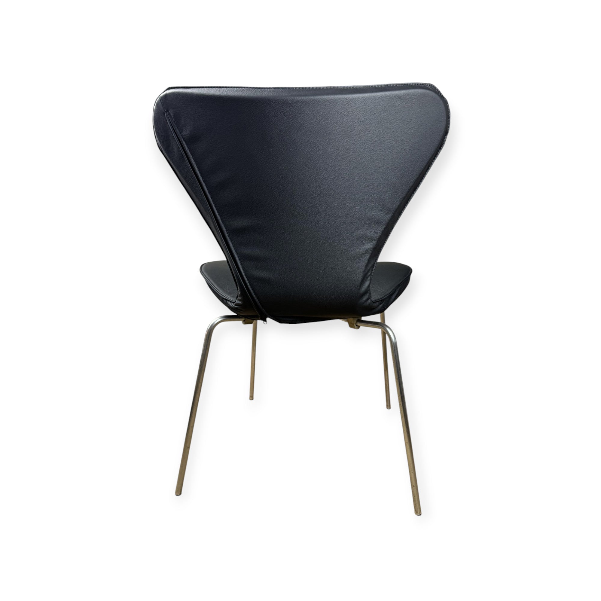 Fullt deksel til Arne Jacobsen 3107 stol i svart skinn