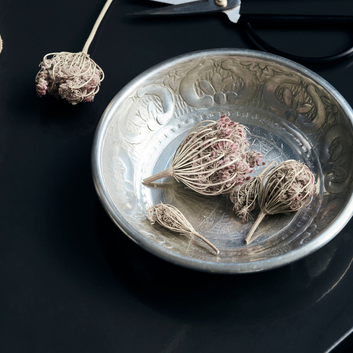 House Doctor - Bakk, Tura, Antique Silver - H: 3 cm, DIA: 15 cm