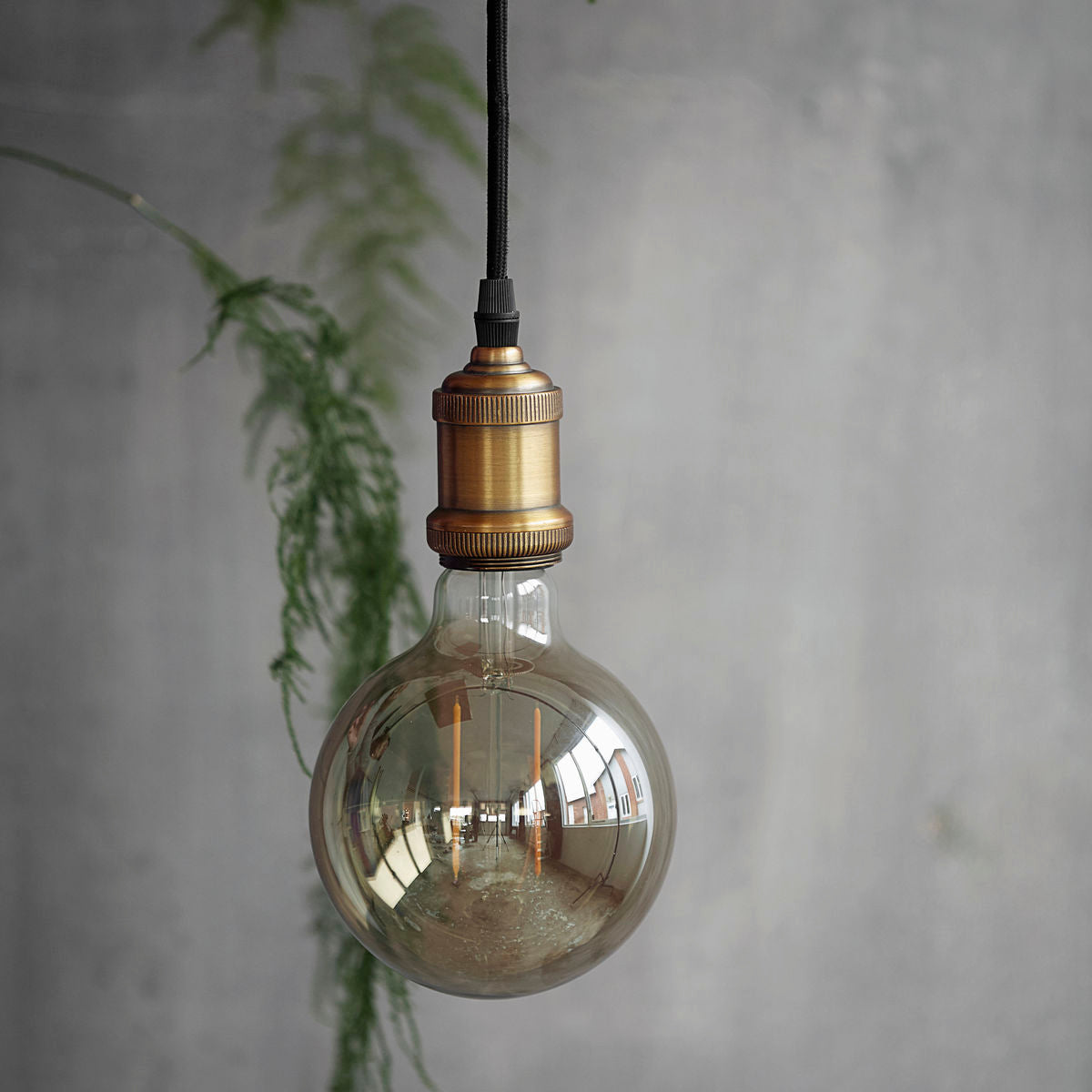 House Doctor - LED-pære, Grå dekorasjon - l: 17,5 cm, dia: 12,5 cm