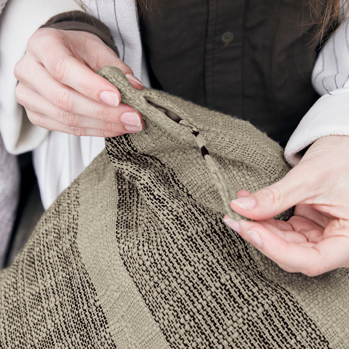 By Nord Pynteputetrekk, Ashild, Haze m. kull-l: 60 cm, b: 60 cm