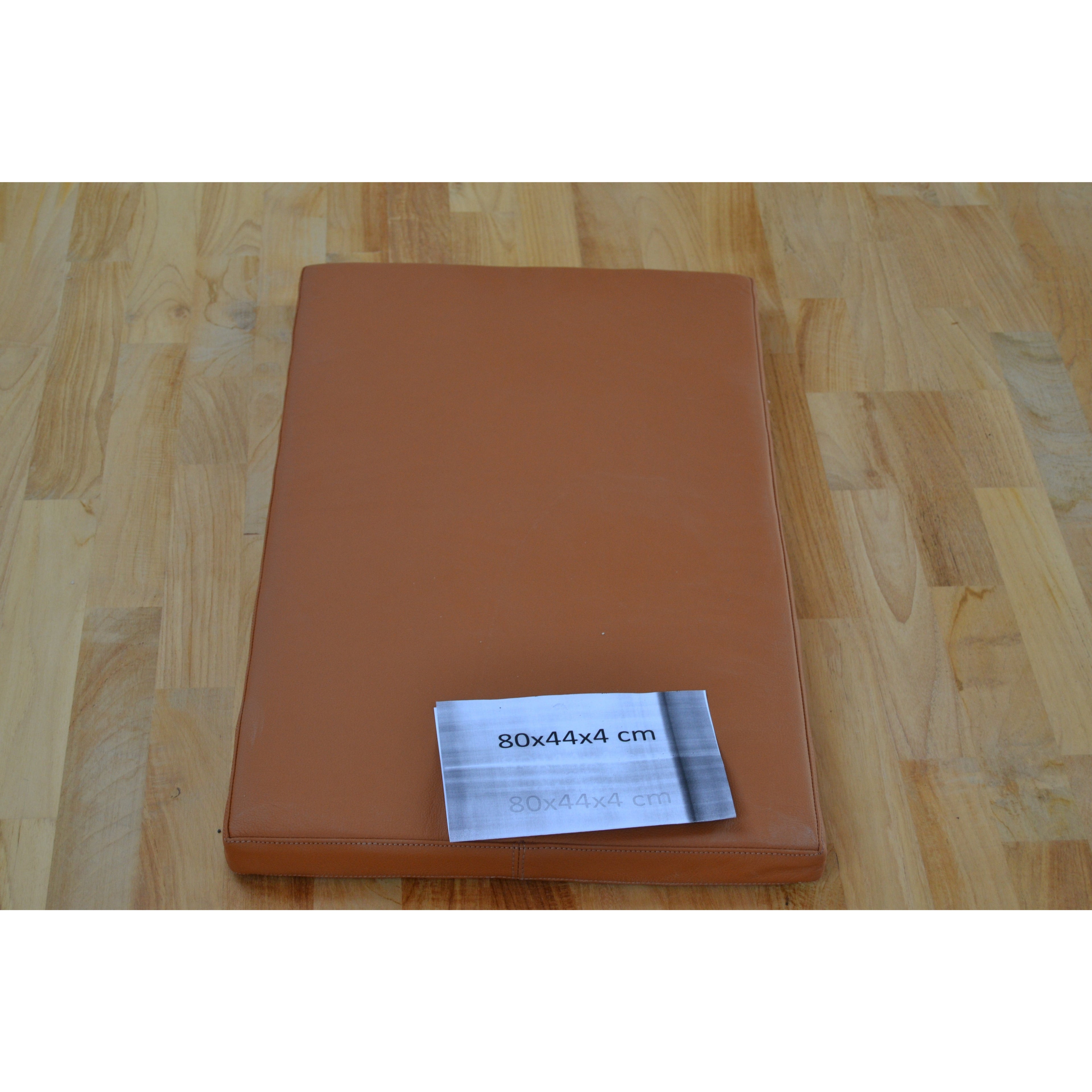 Cognac skinnpute 80x44x4 cm