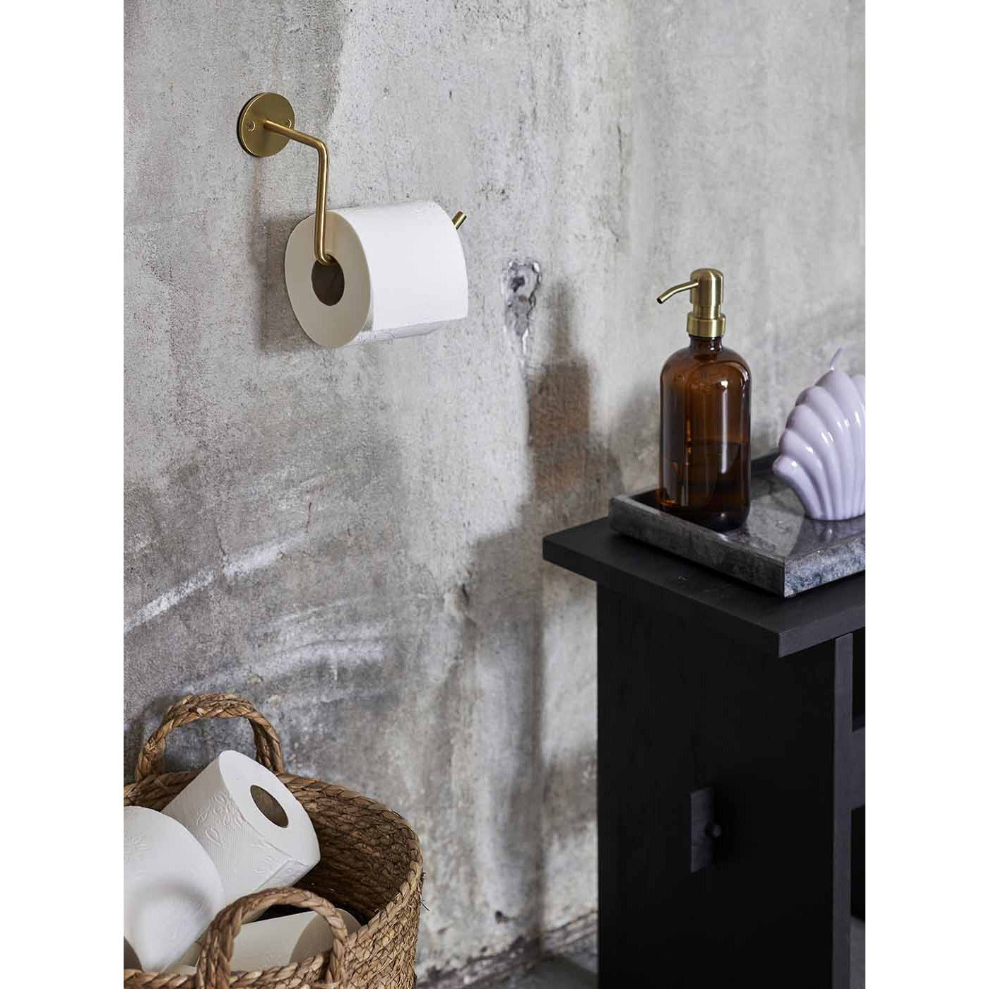 WALL Toiletrulleholder - messing - MOUD HOME - DesignGaragen.dk