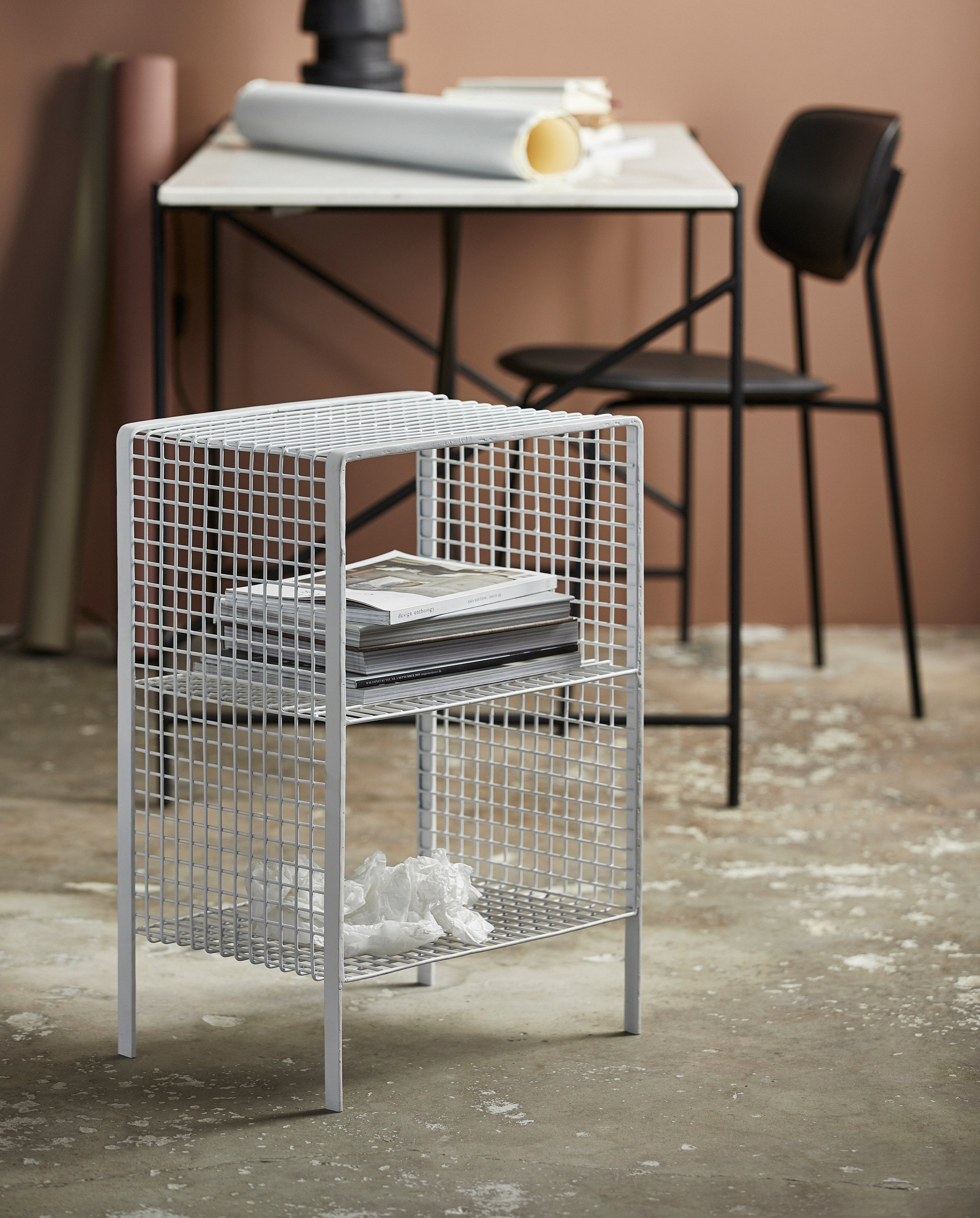 Tuo nattbord/sidebord i jern - 40x30 cm - hvit