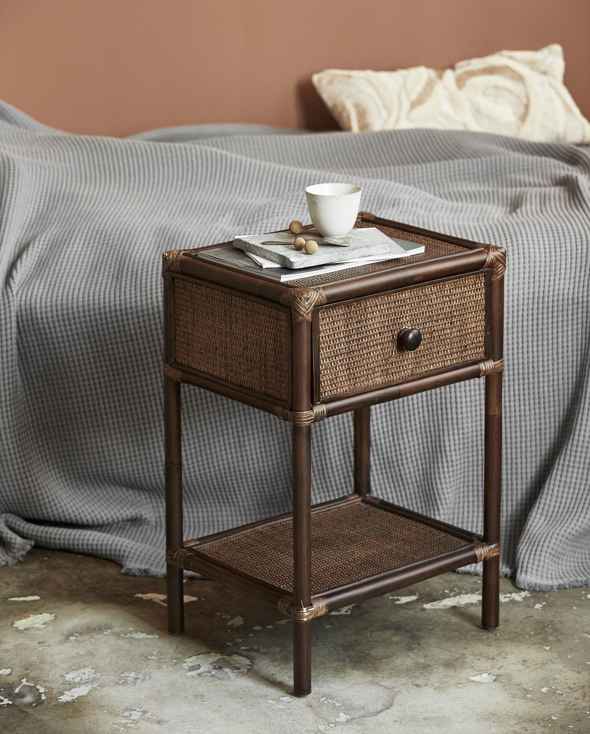 Hayes sidebord/nattbord i Rattan - Brown