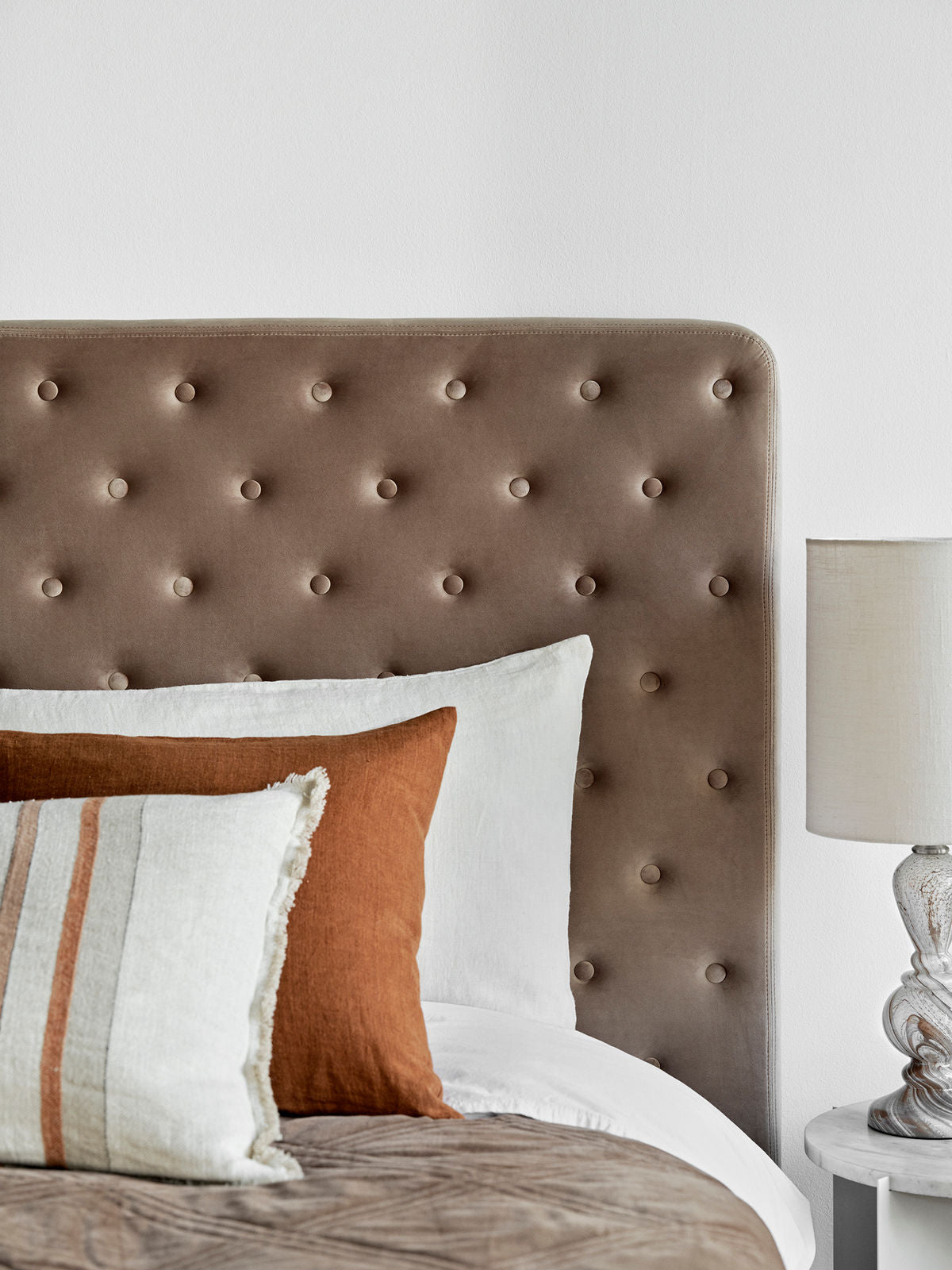 Cozy Living Christine Glasslampe - TAUPE SWIRL m. Gertrud Ivory nyanse