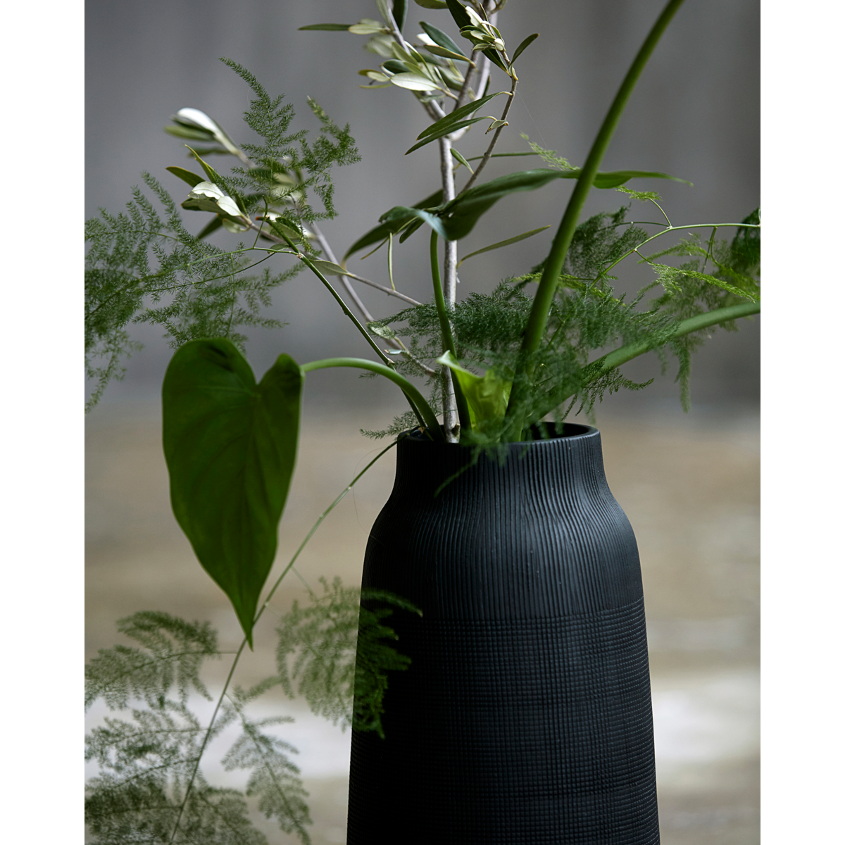 Huslege - Vase, Groove, Black - H: 35 cm, DIA: 16 cm