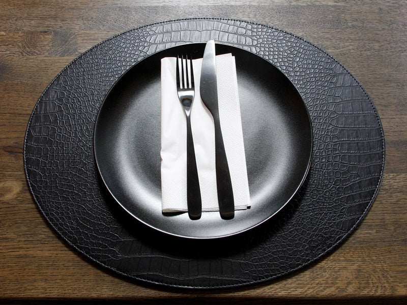 Oval deksel serviett // Svart slangemønster PU - Hard