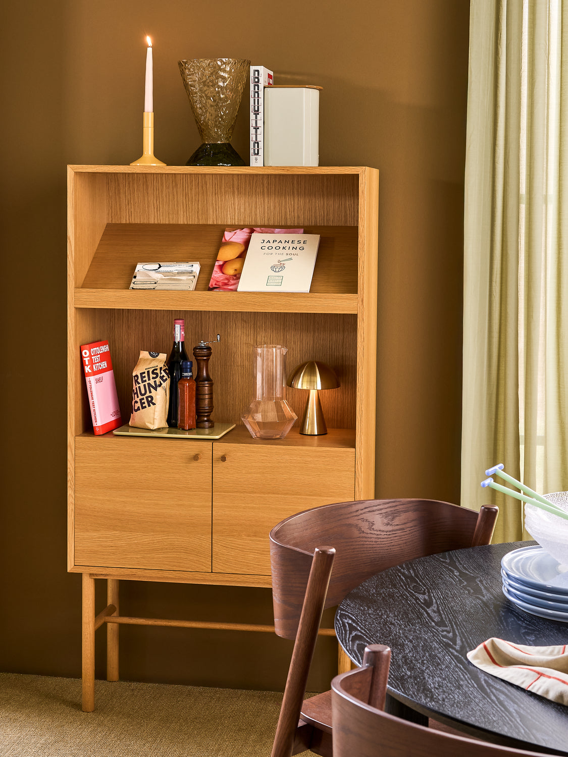 Skrå spisestuestol Brun - 55x51xh80cm