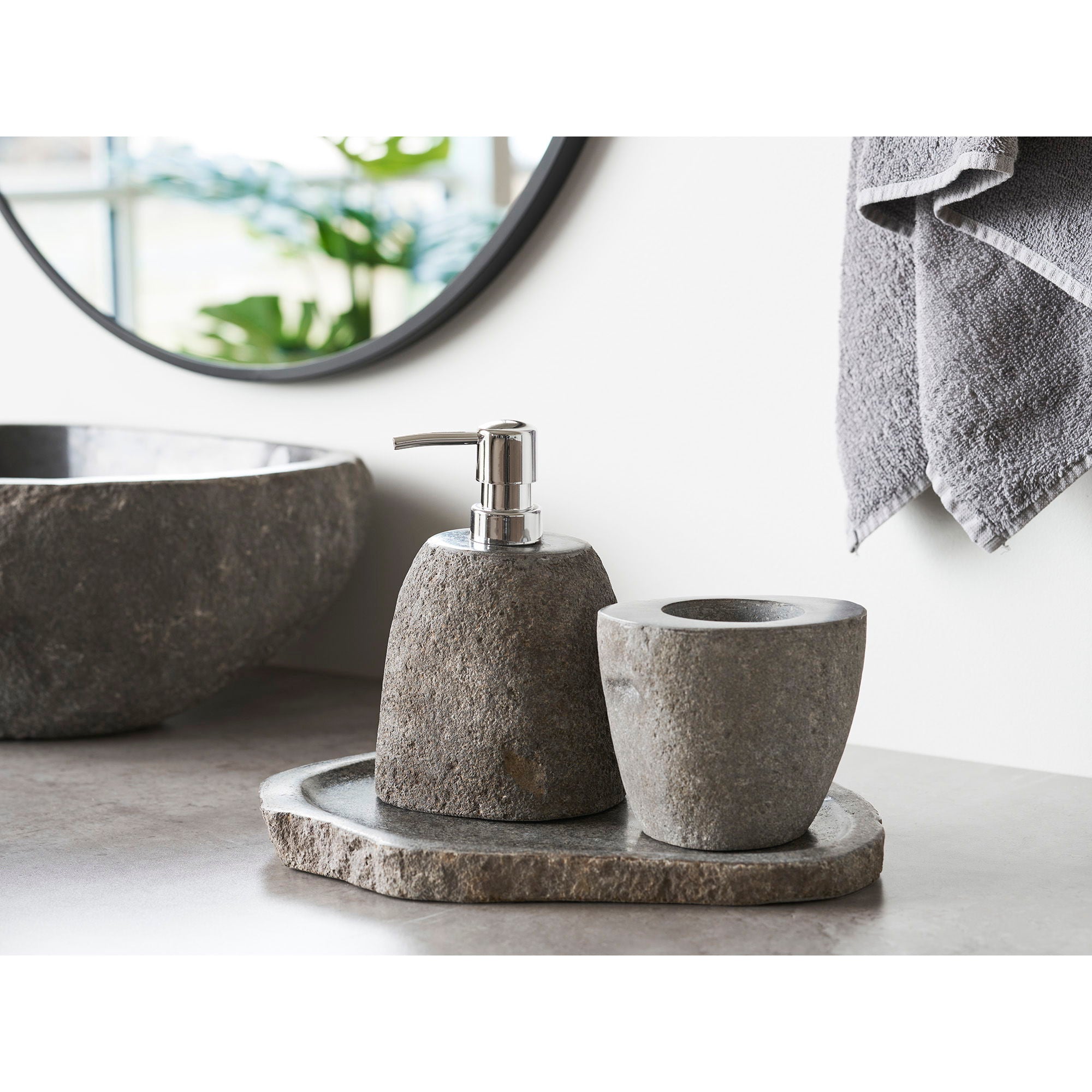 Gara Soap Dispenser - Soap Dispenser, Riverstone, Nature 11x8x18 cm