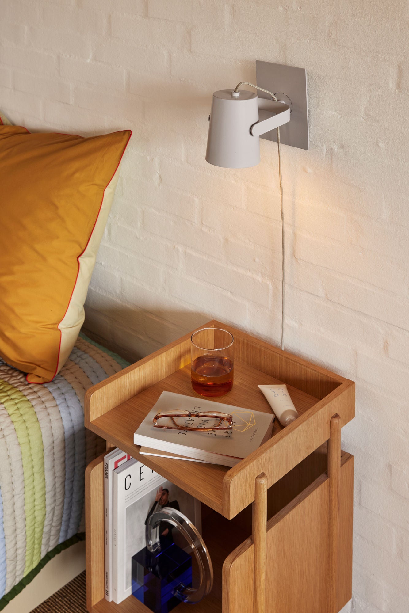 Hübsch arent vegglampe lys grå