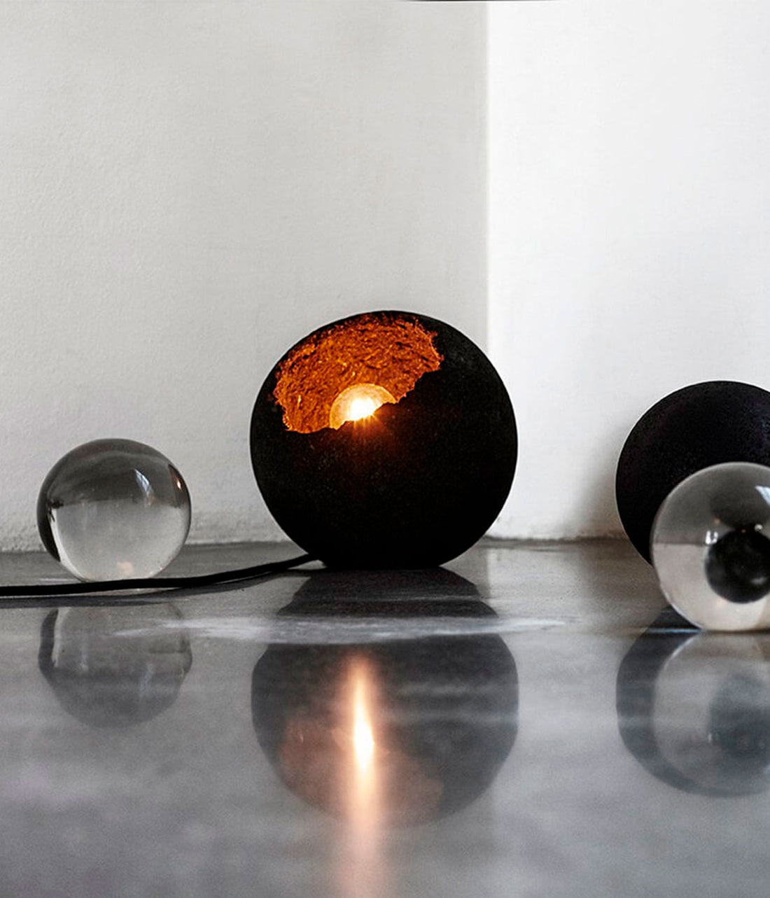 Muubs - gulvlampskorpe - Mat Black Lava Stone - Ø22XH21 cm