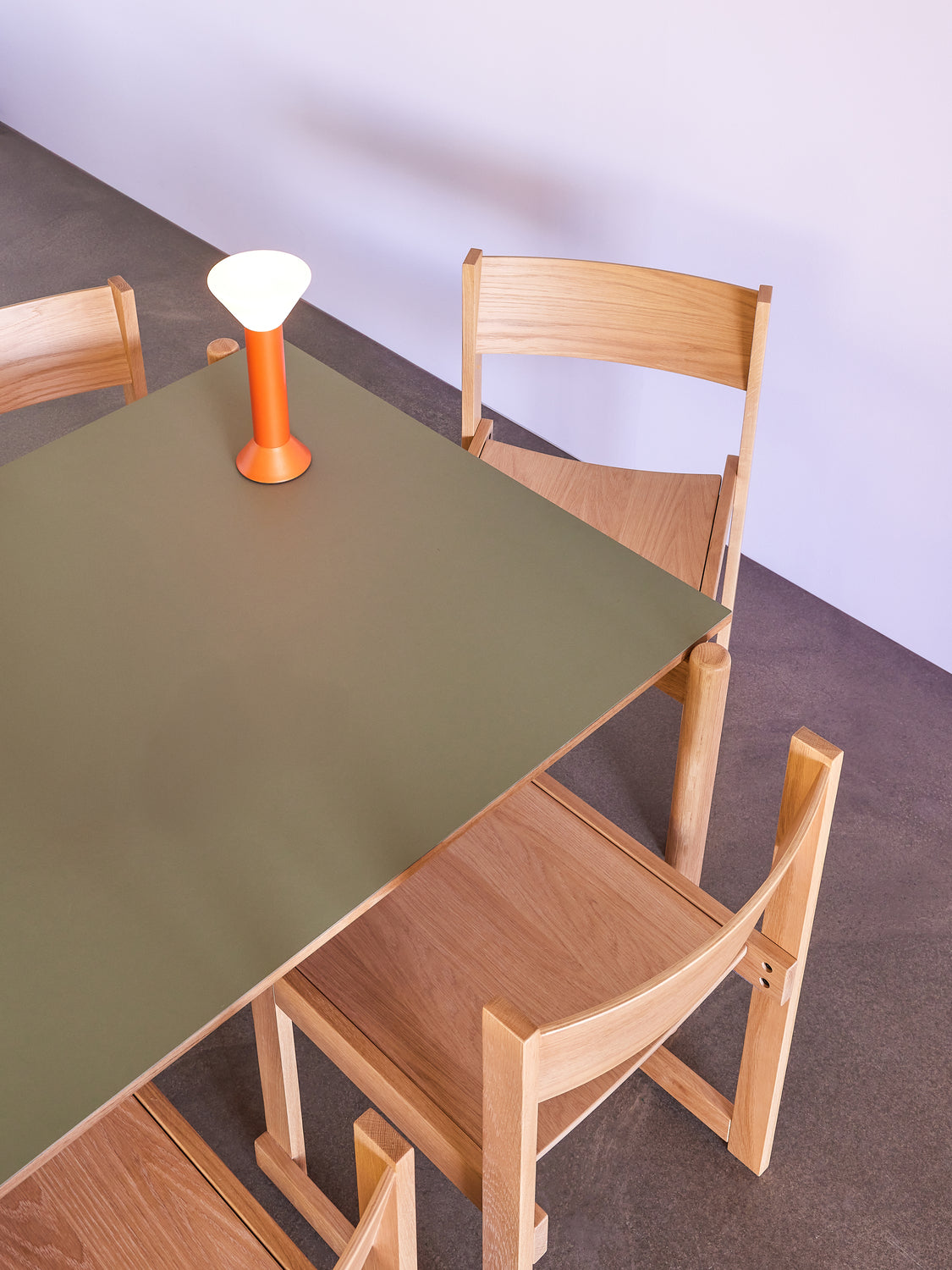 Skrå spisebord rektangulært olivengrønn - 190x107xh75cm