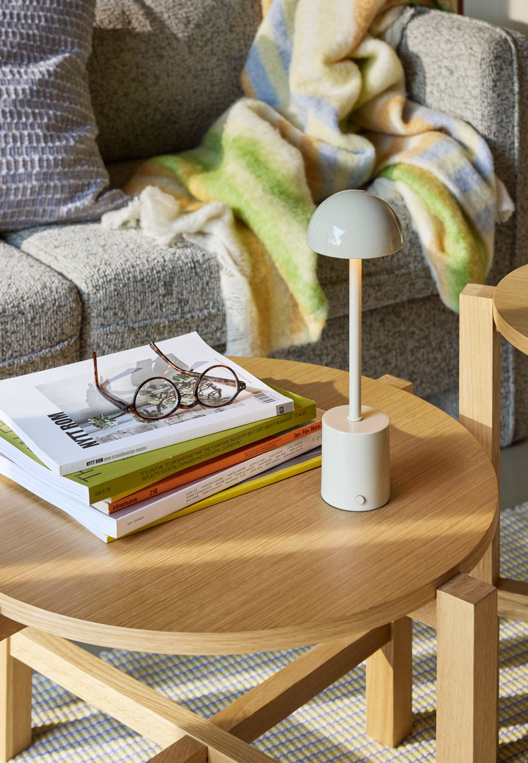 Fire salongbord naturlig (sett med 2) - ø68xh42cm, ø48xh55cm