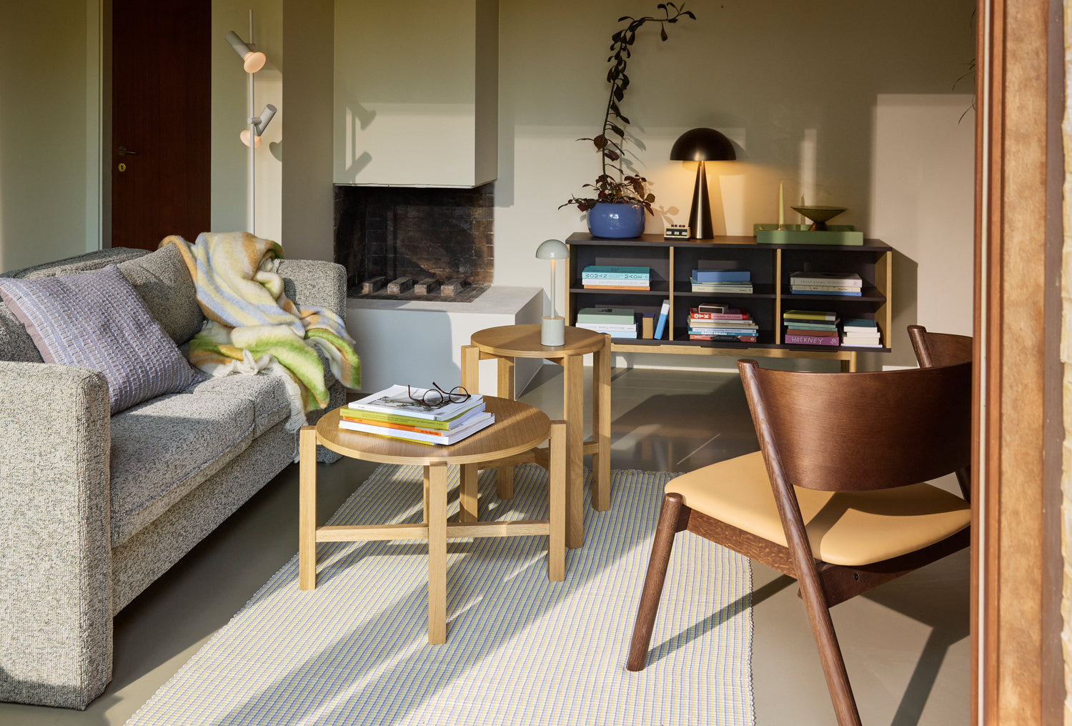 Fire salongbord naturlig (sett med 2) - ø68xh42cm, ø48xh55cm