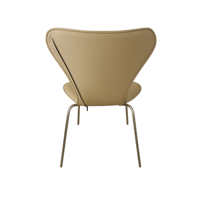Heltrekk til Arne Jacobsen 3107 stol i sandfarget skinn