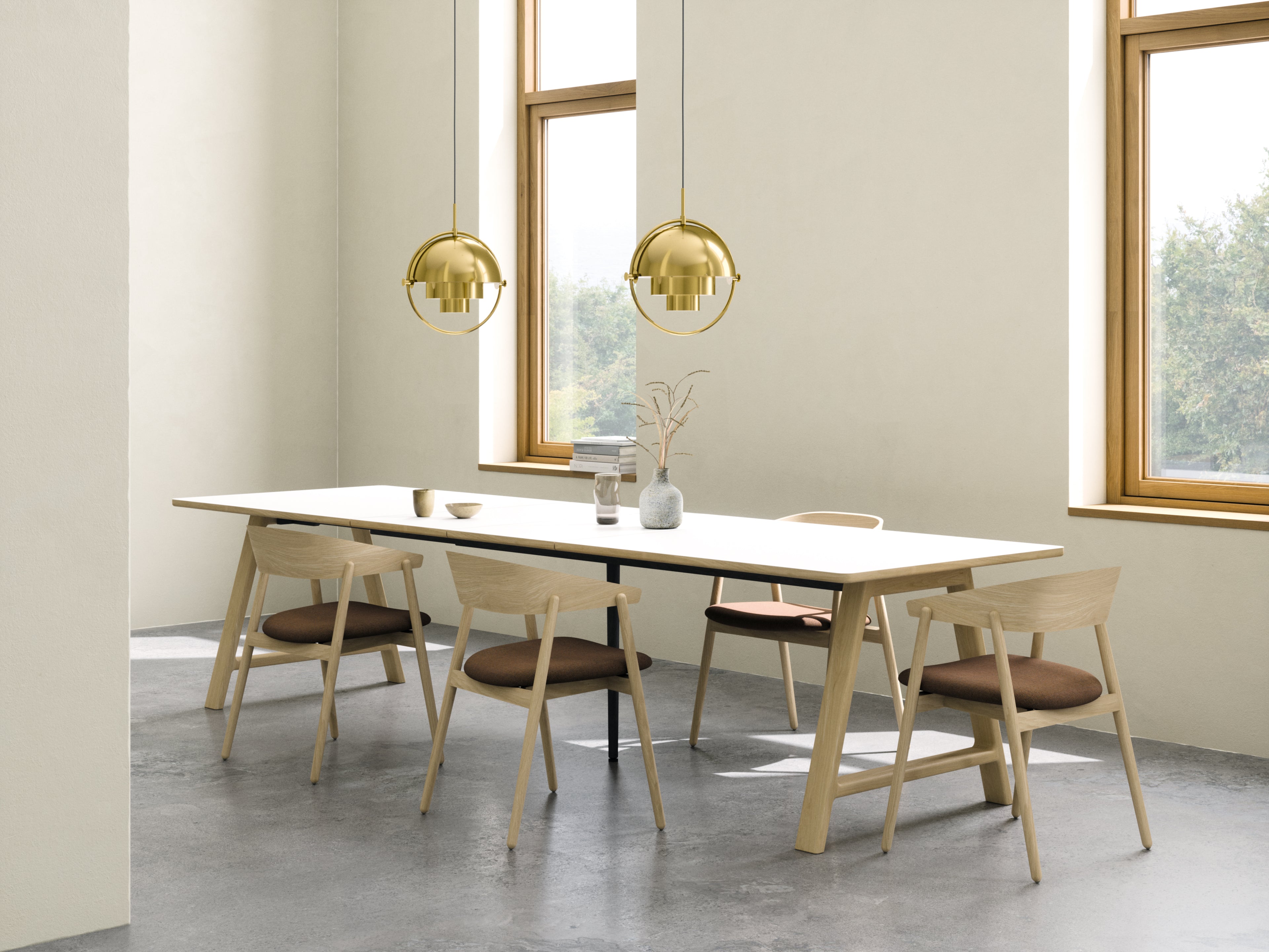 T11 Pull -out Table White Laminat - Mat (Crystal White)