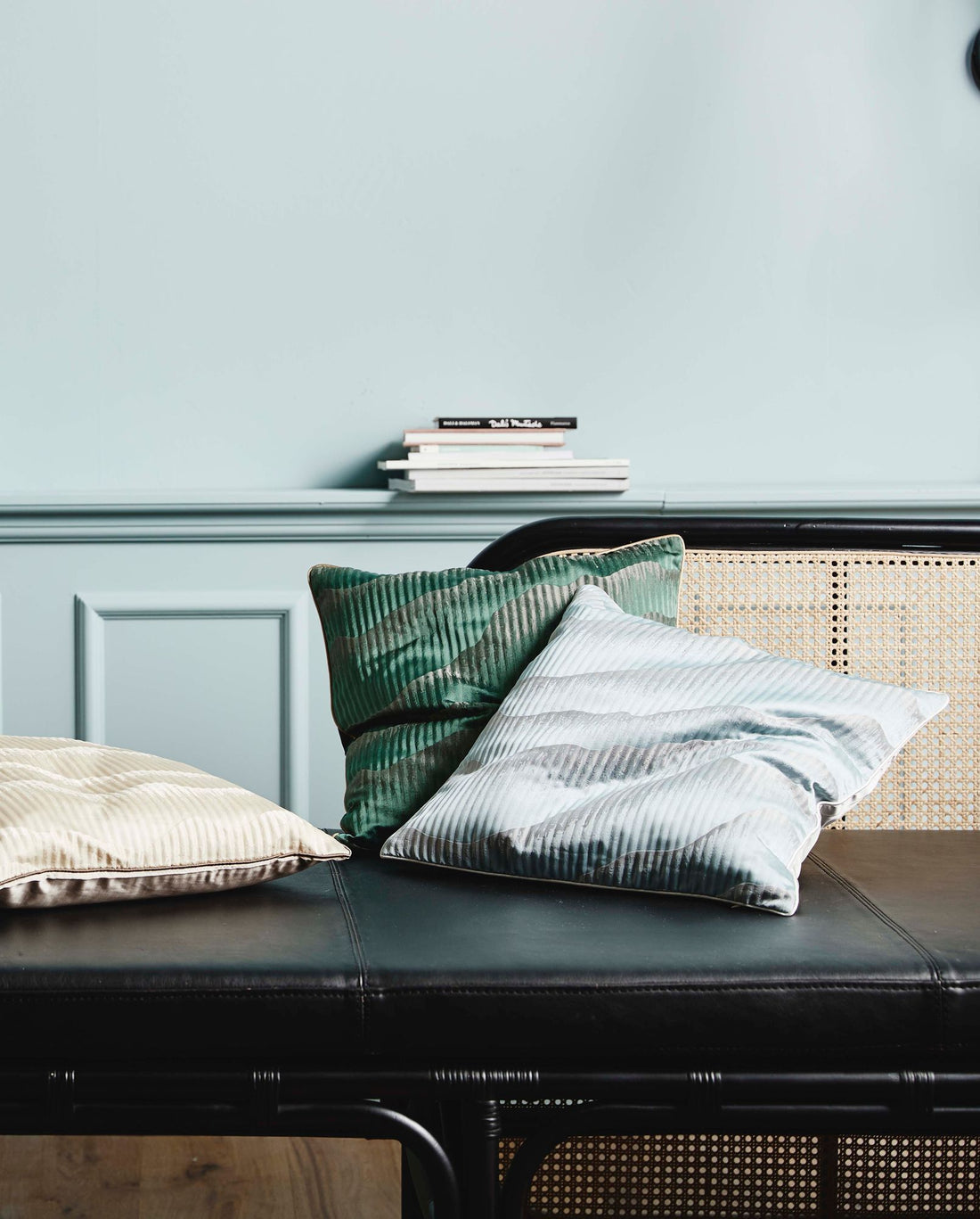 Avior Pillow Cover in Satin - 45x45 - lyseblå/grå