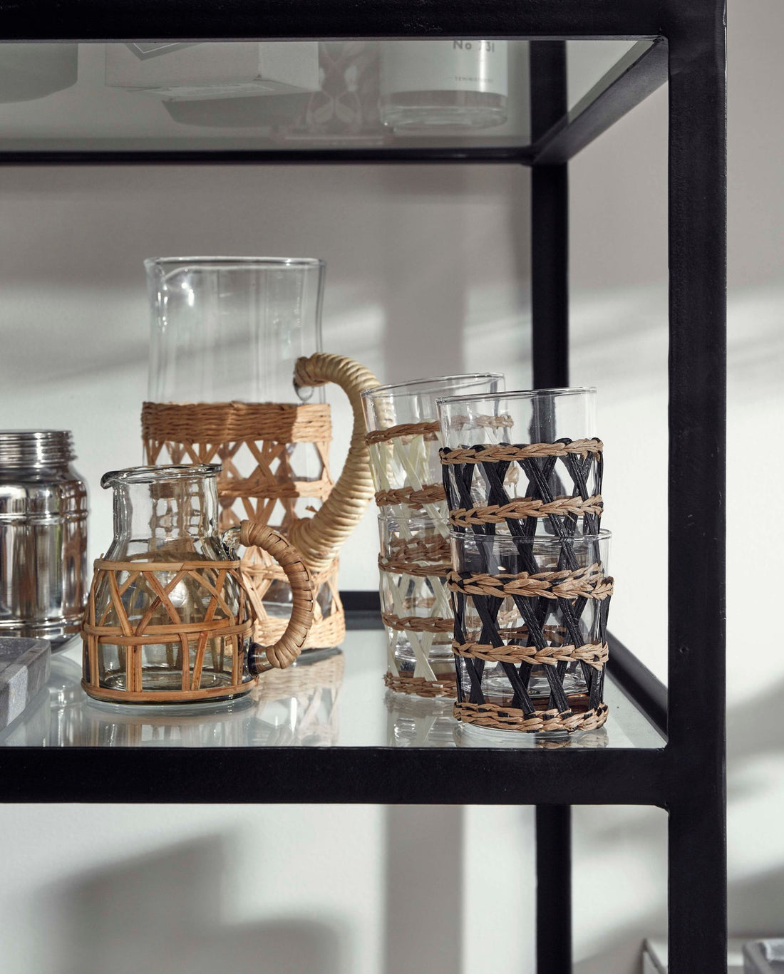 Weva pitcher i klart glass med Wicker - H24 cm - Naturen